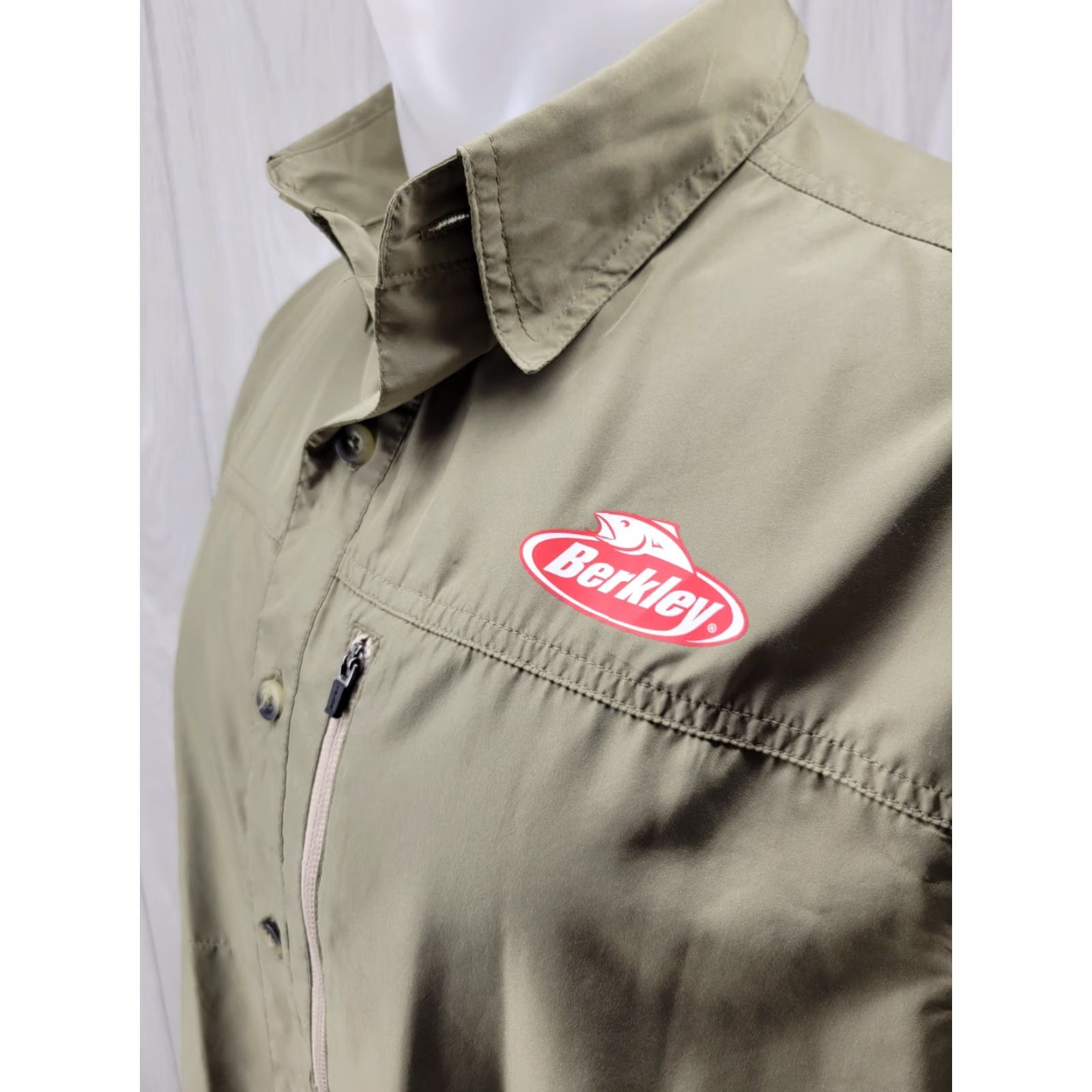 Vintage Berkley Shirt Mens Medium Green Button Down Vented Fishing Nylon Shirt Men's Button-Up Short Sleeve Fishing Nylon Green Berkley Size US M / EU 48-50 / 2 - 3 Thumbnail