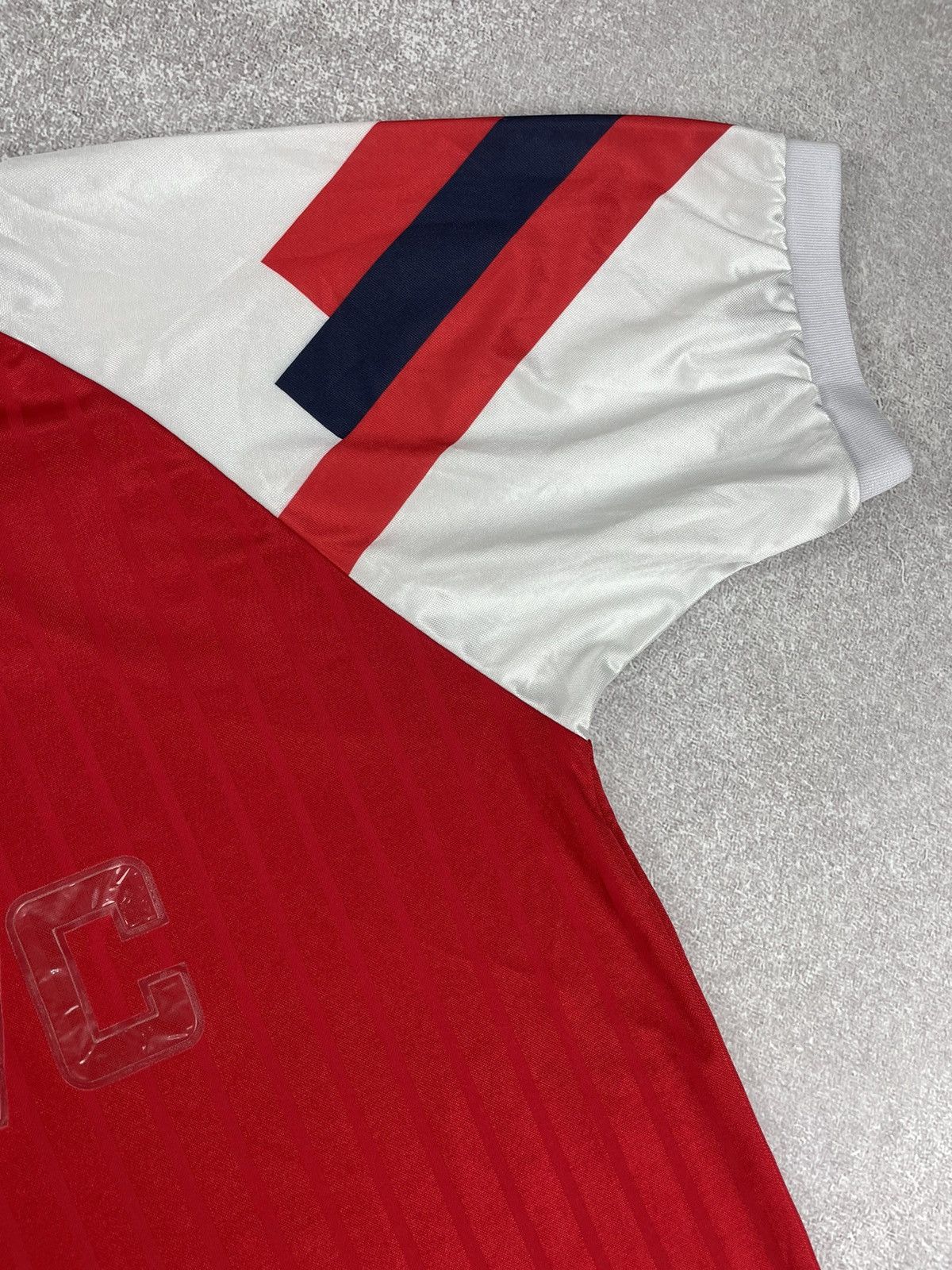 Vintage Vintage Arsenal Football Shirt Soccer Jersey Size L Size US L / EU 52-54 / 3 - 4 Thumbnail