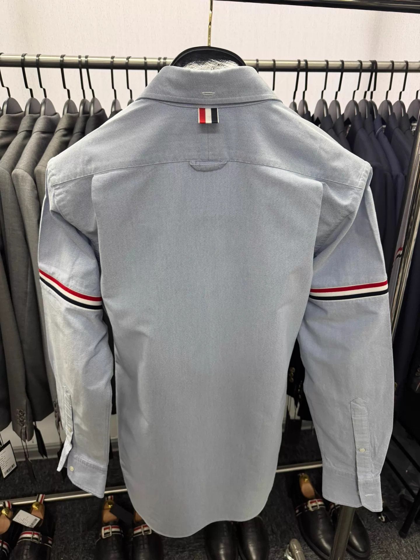 Thom Browne Thom Browne Men's 3-Color Logo Oxford Blue Shirt Size 2 Size US M / EU 48-50 / 2 - 2 Thumbnail