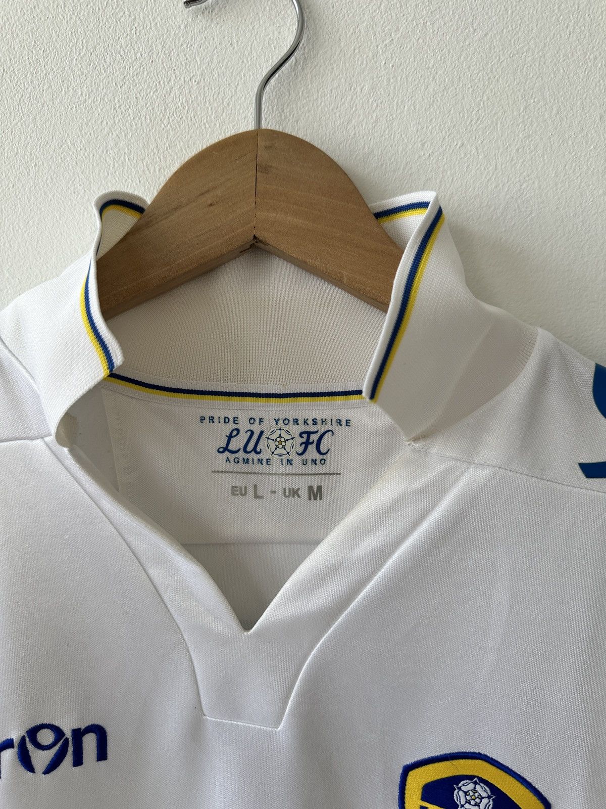 Macron Leeds United 2011/2012 Home Jersey Macron Size US L / EU 52-54 / 3 - 7 Thumbnail