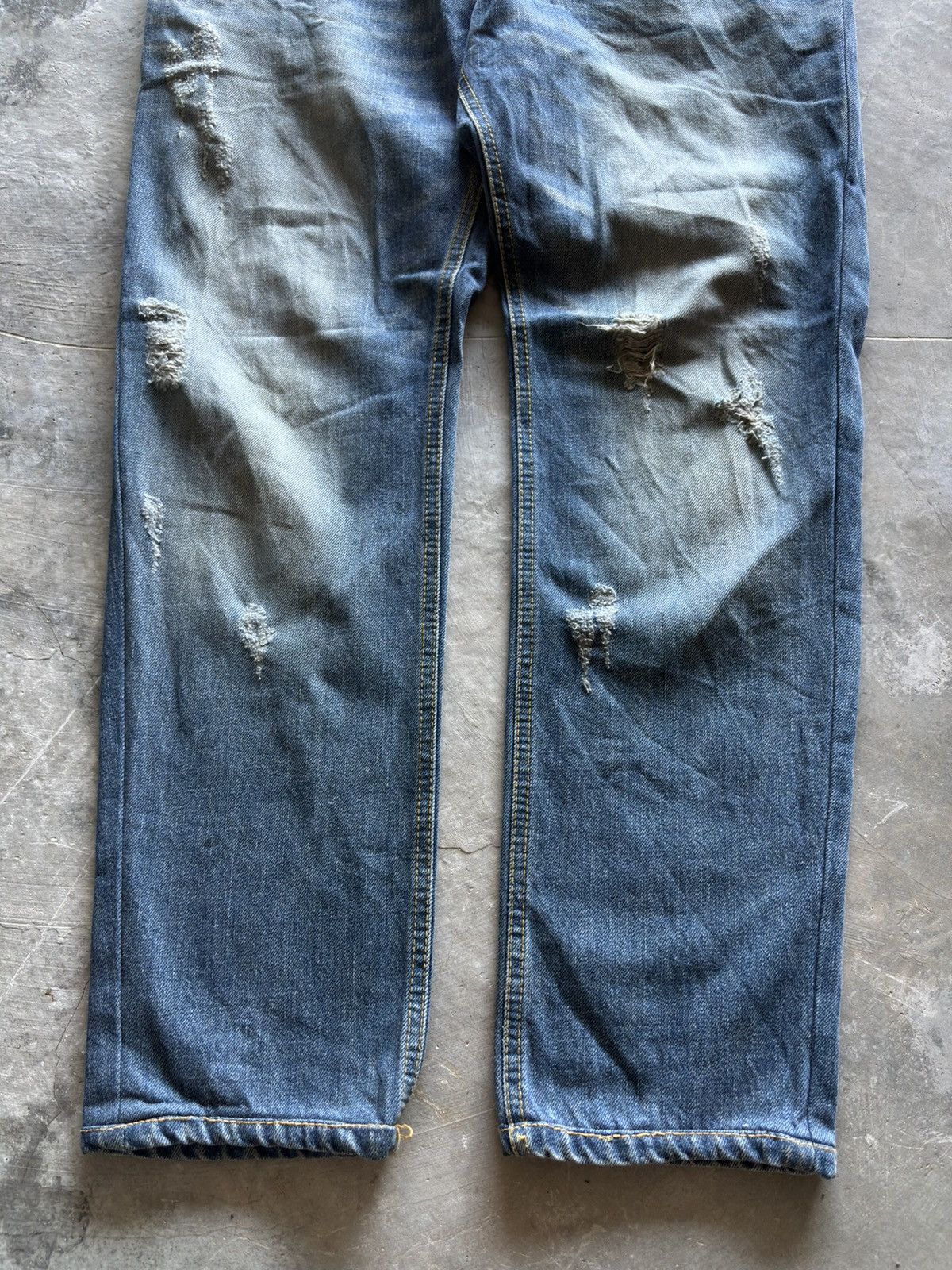 Dolce & Gabbana DOLCE & GABBANA distressed slim fit style Size US 35 - 9 Thumbnail