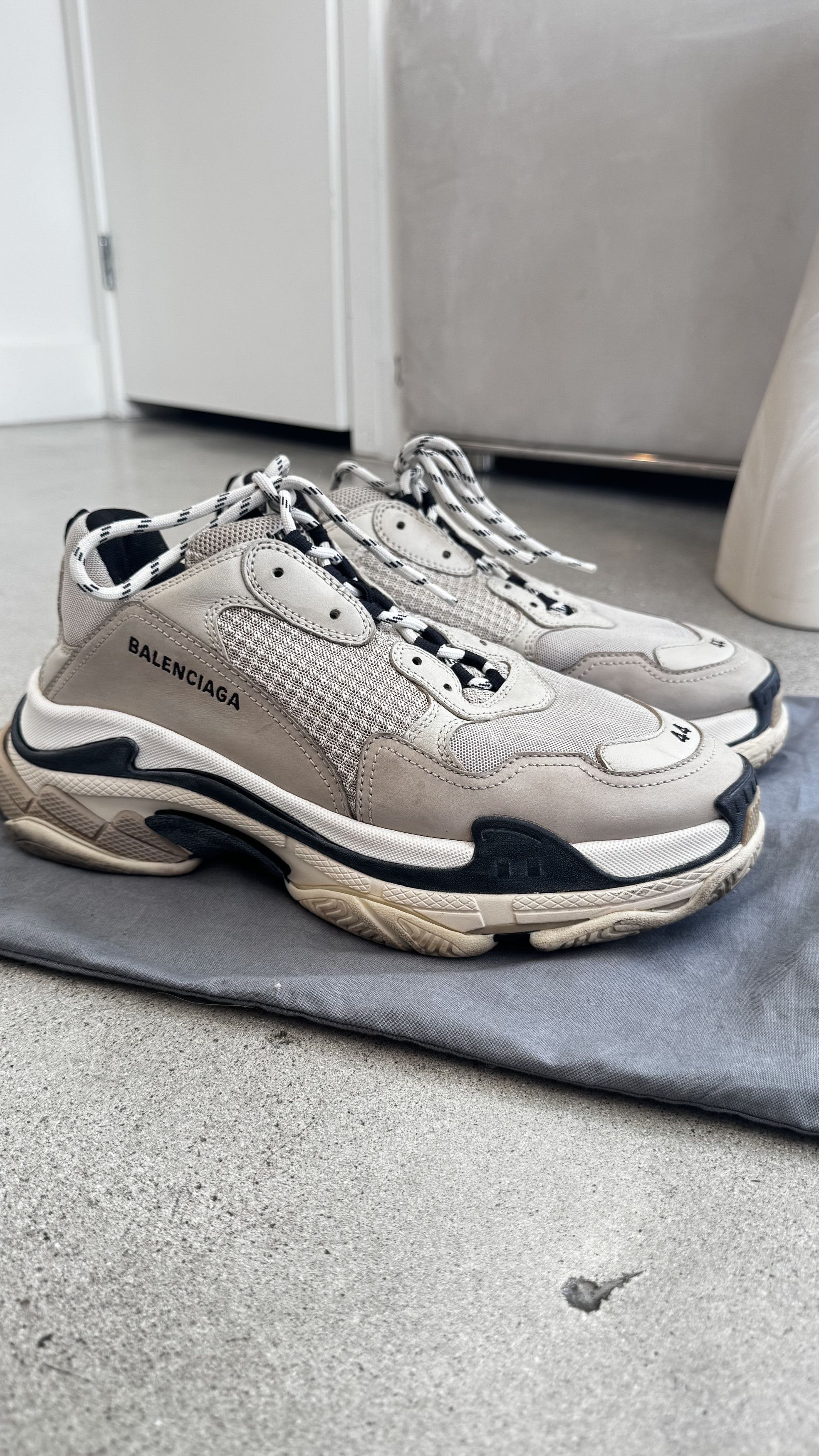 Balenciaga Balenciaga Triple S Sneakers Grey Size 44 Authentic Men’s Size US 10.5 / EU 43-44 - 3 Thumbnail