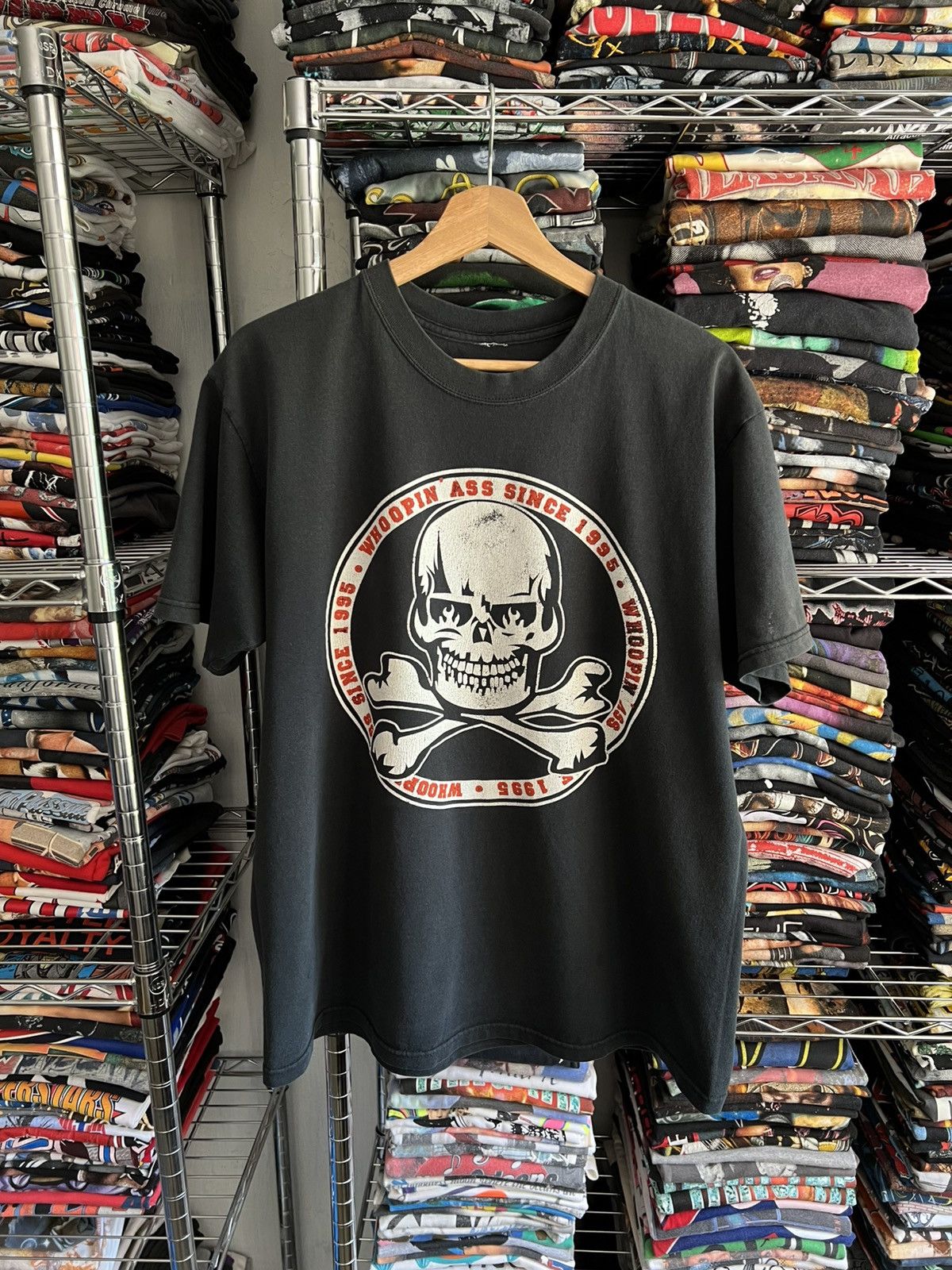 WWE 2000s Stone Cold Whipping Ass Since 1995 Skull Bootleg Tee Size US L / EU 52-54 / 3 - 1 Thumbnail