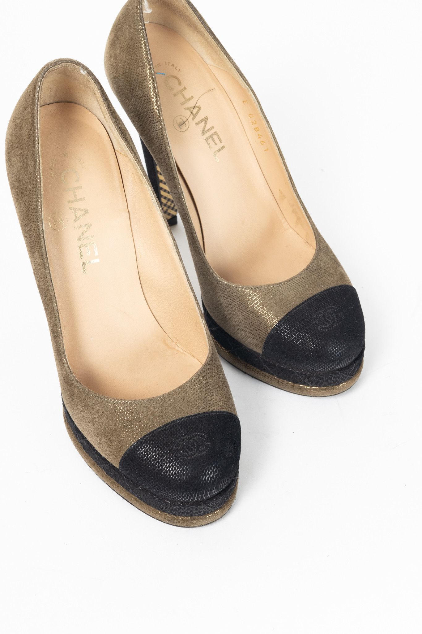 Chanel Chanel 12A Khaki & Noir Suede Cap-Toe Pumps Size US 6.5 / IT 36.5 - 6 Thumbnail
