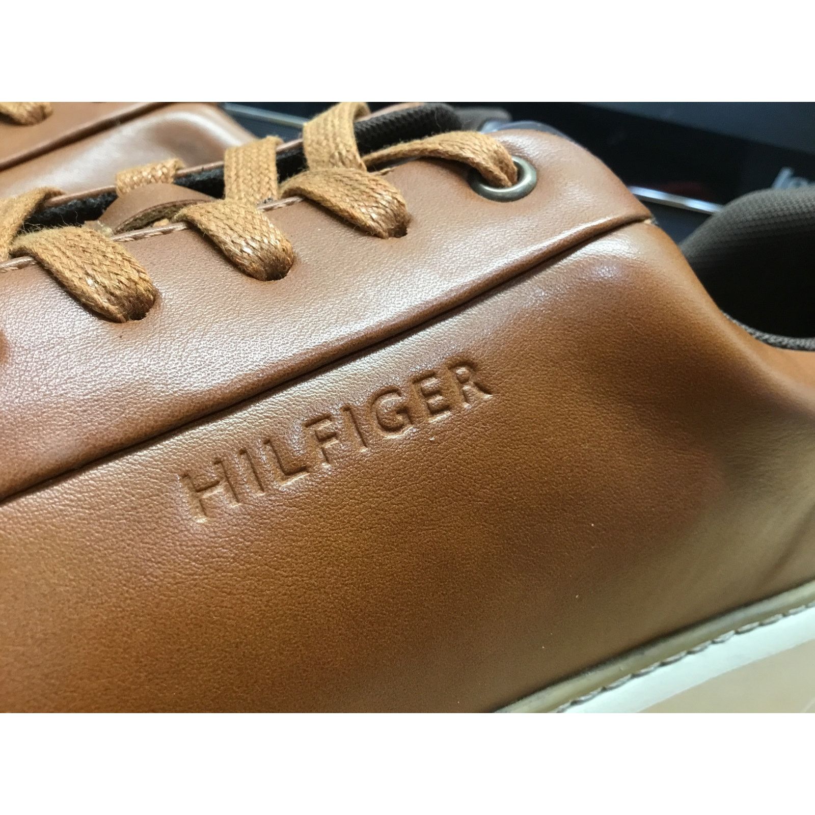 Tommy Hilfiger Tommy Hilfiger Sneaker Men 10.5 Brwn Leather Lace Up Low Top Size US 10.5 / EU 43-44 - 5 Thumbnail
