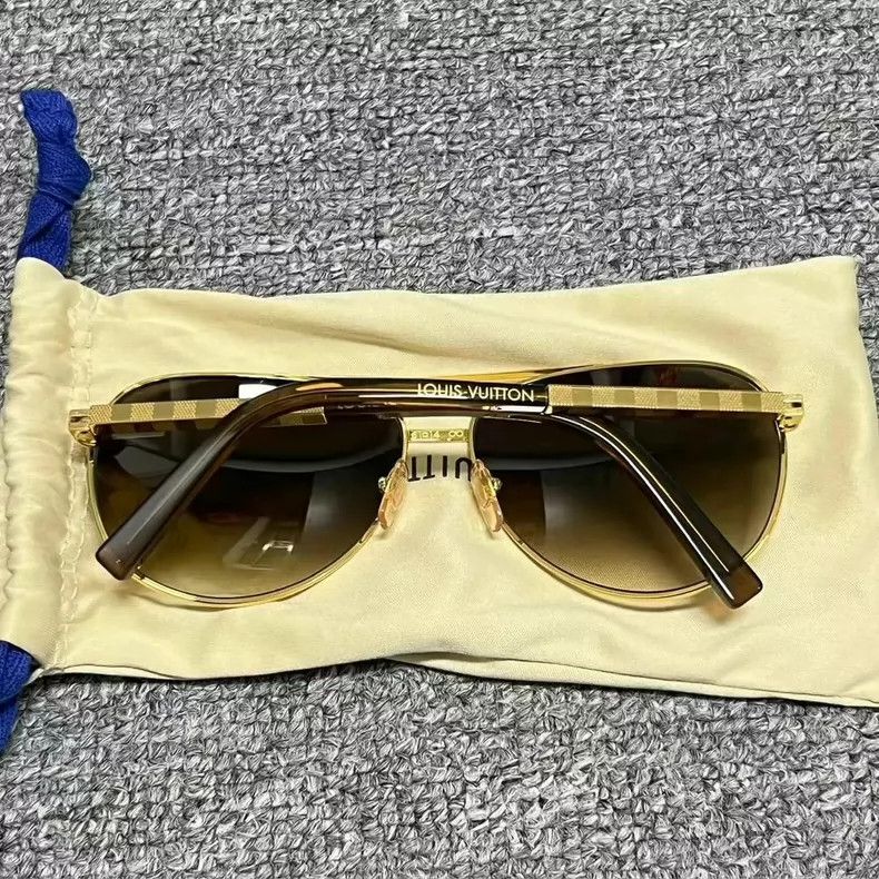 Louis Vuitton Louis Vuitton Aviator's glasses Size ONE SIZE - 2 Thumbnail
