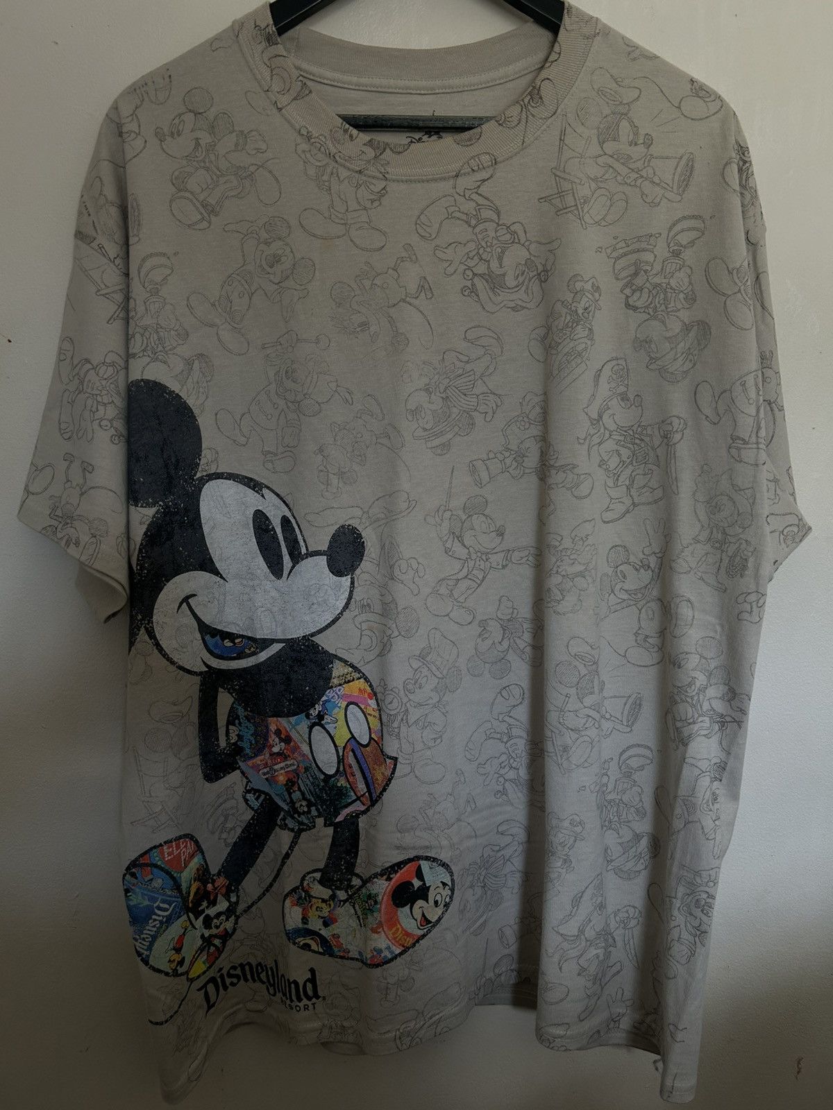 Disney vintage Disney Parks "It All Started with a Mouse" t-shirt. Size US XL / EU 56 / 4 - 1 Thumbnail