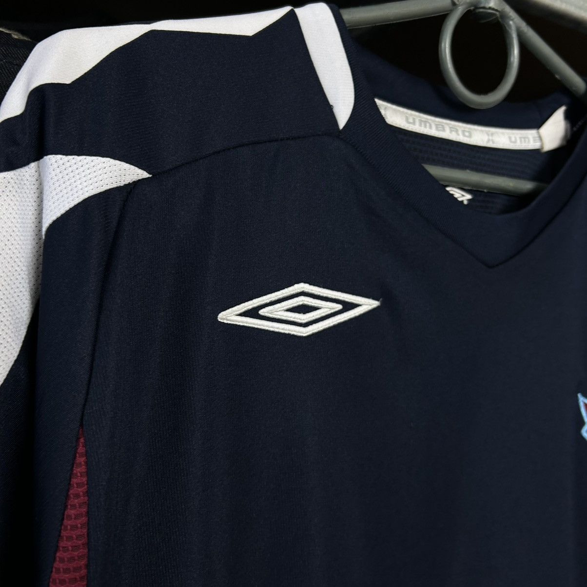 Umbro Vintage Umbro Westham United 2000’s soccer jersey size XL Size US XL / EU 56 / 4 - 3 Thumbnail