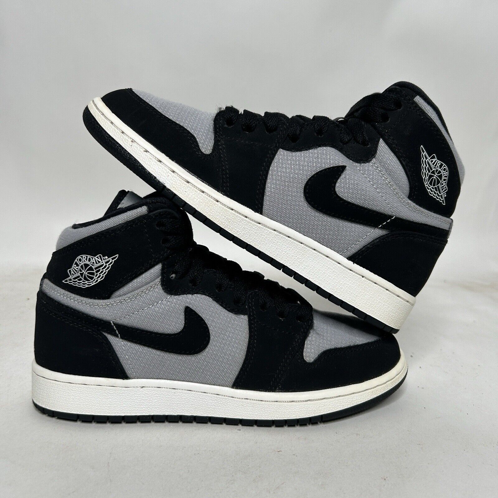 Nike Nike Air Jordan 1 Retro High GS “Wolf Grey” 2024 Size US 5.5 / IT 35.5 - 1 Thumbnail