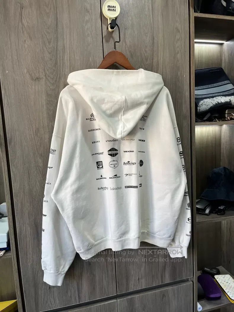 Balenciaga Balenciaga Multielement Full Print Logo Hoodie Size US S / EU 44-46 / 1 - 3 Thumbnail