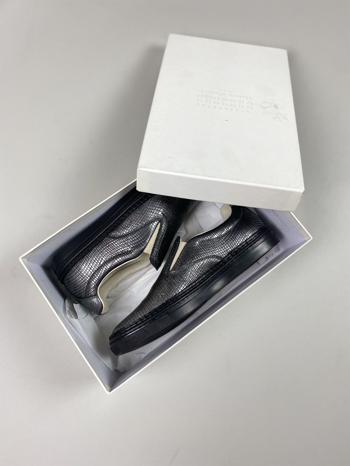 Maison Margiela New! Maison Margiela ladies slip on meds shoes size 37.5 Size US 7.5 / IT 37.5 - 22 Thumbnail