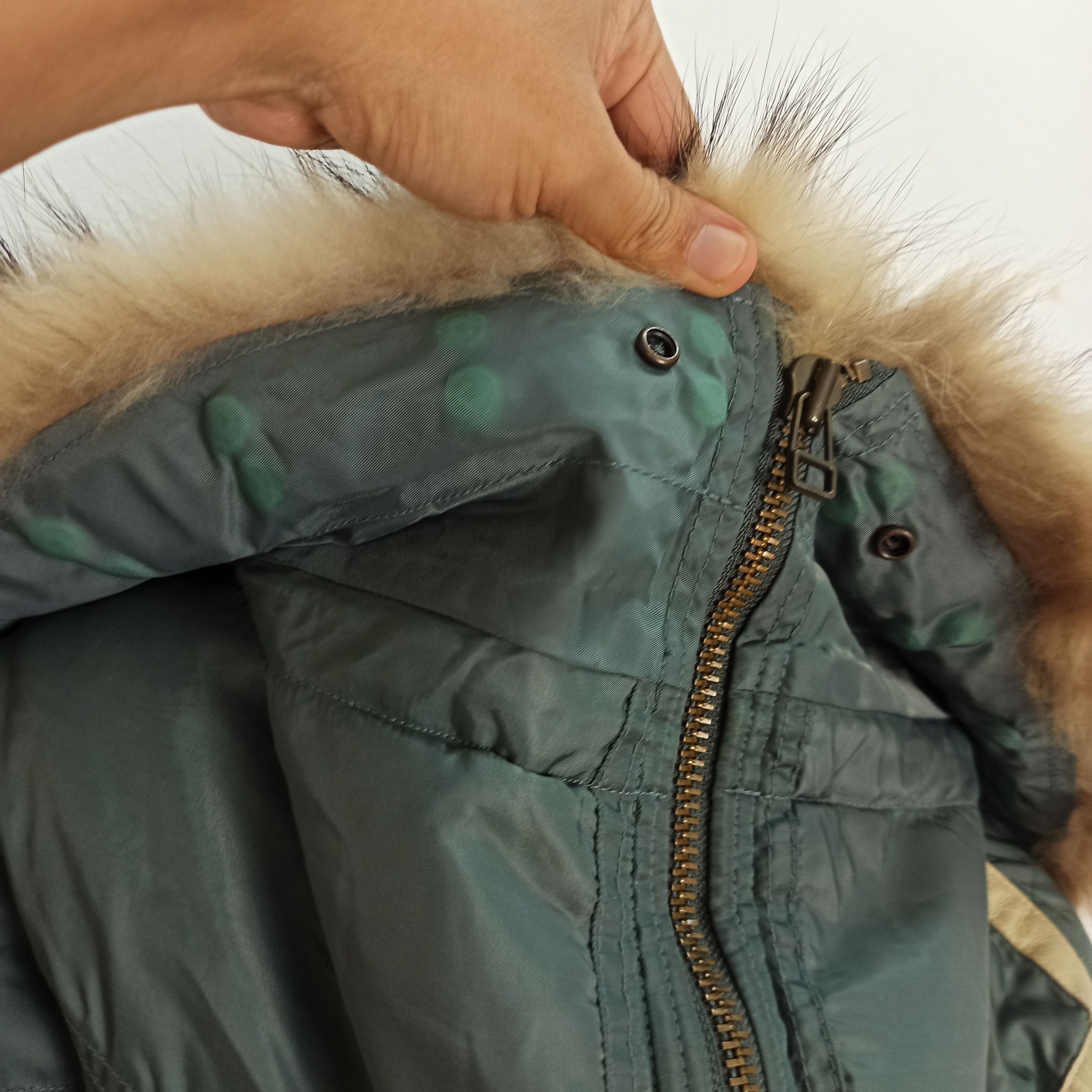 14th Addiction Vintage Chevignon Nylon Jacket Hoodie Fur Style LGB Size US L / EU 52-54 / 3 - 9 Thumbnail