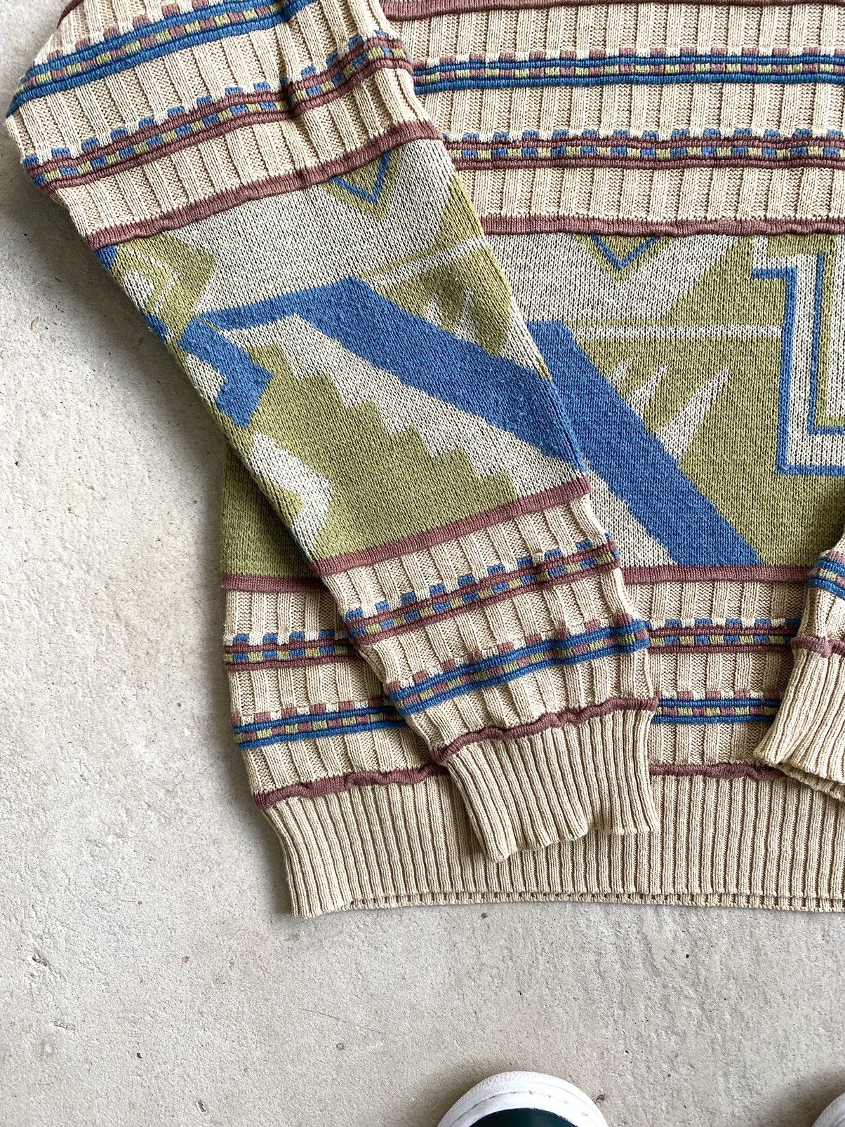 Coogi Rare! Vintage Abstract Knit Sweater Japanese Hype Retro Size US M / EU 48-50 / 2 - 10 Thumbnail