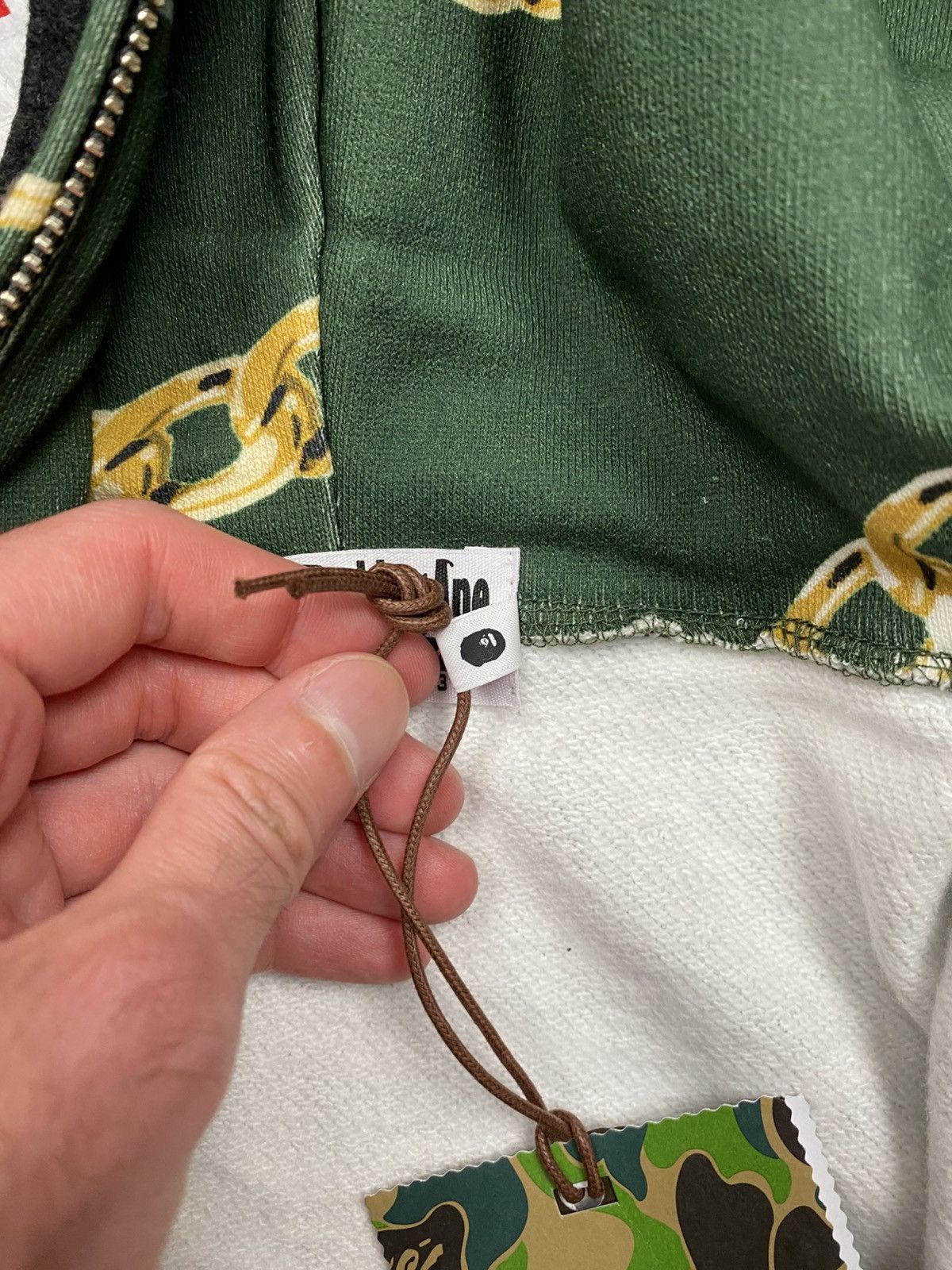 Bape A Bathing Ape Bape Jewels Shark Full Zip Hoodie in Cotton Size US L / EU 52-54 / 3 - 9 Thumbnail