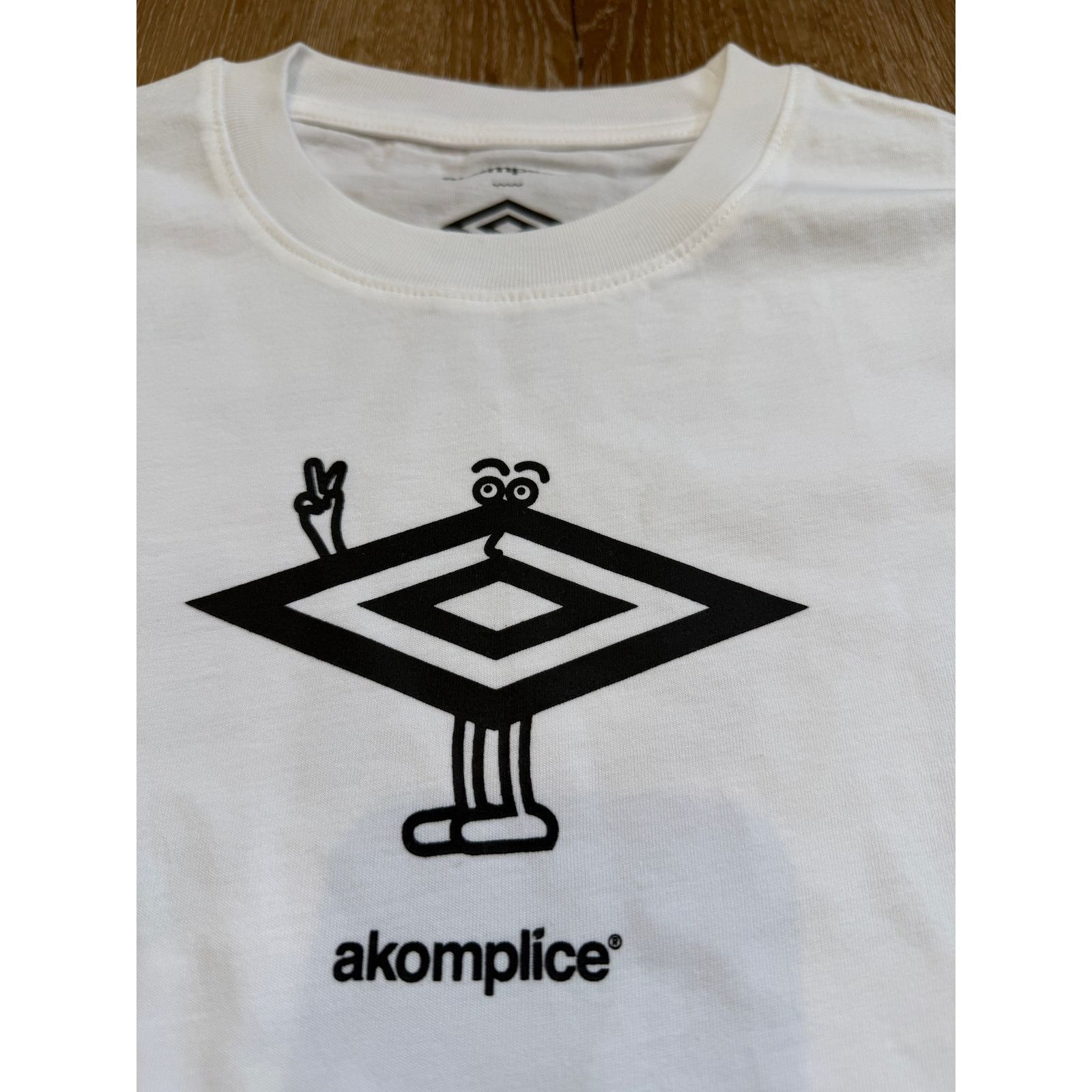 Umbro Akomplice x Umbro Peaceman Long Sleeve Tee White Size US M / EU 48-50 / 2 - 2 Thumbnail
