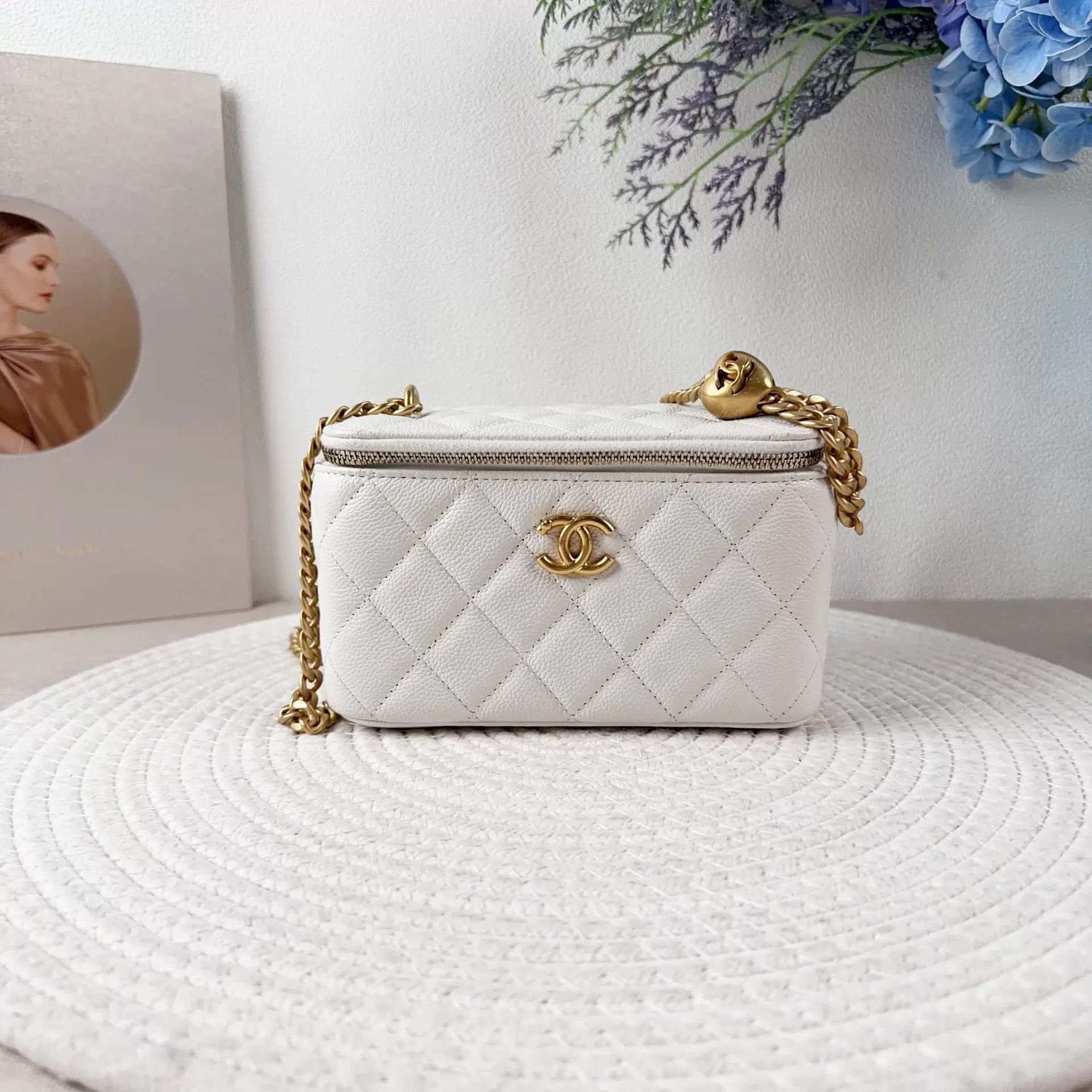 Chanel Pre-loved Bag Very good condition Size ONE SIZE - 1 Thumbnail