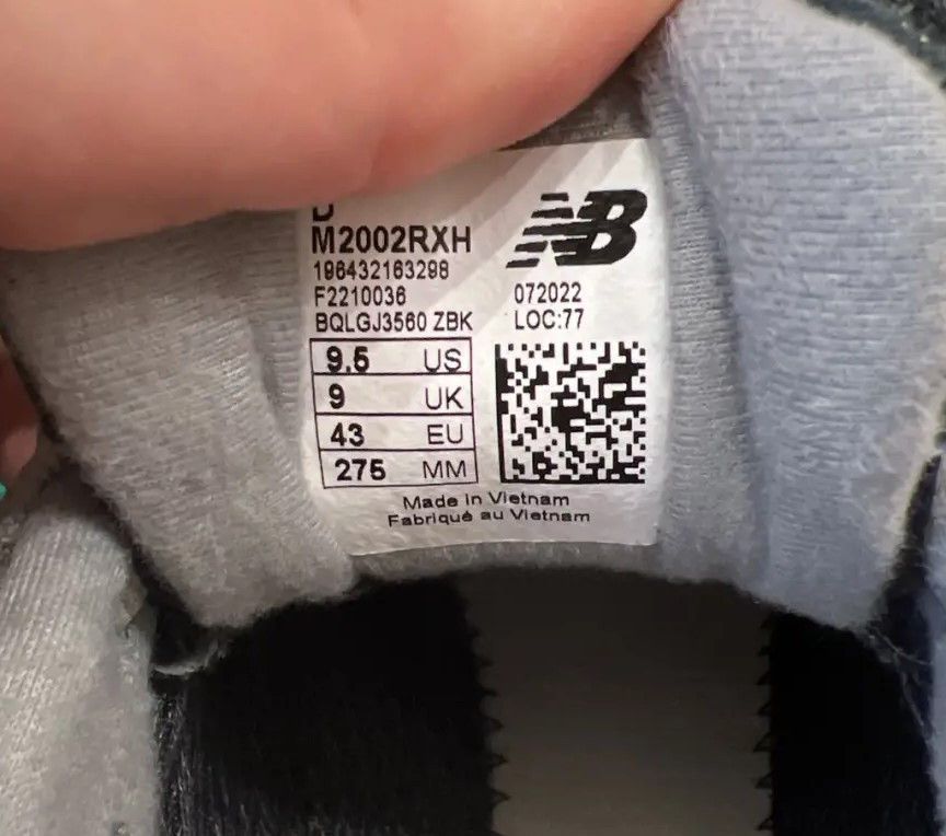 New Balance New Balance 2002R "INVINCIBLE X N.HOOLYWOOD GORE-TEX NAVY" Size US 10 / EU 43 - 6 Thumbnail
