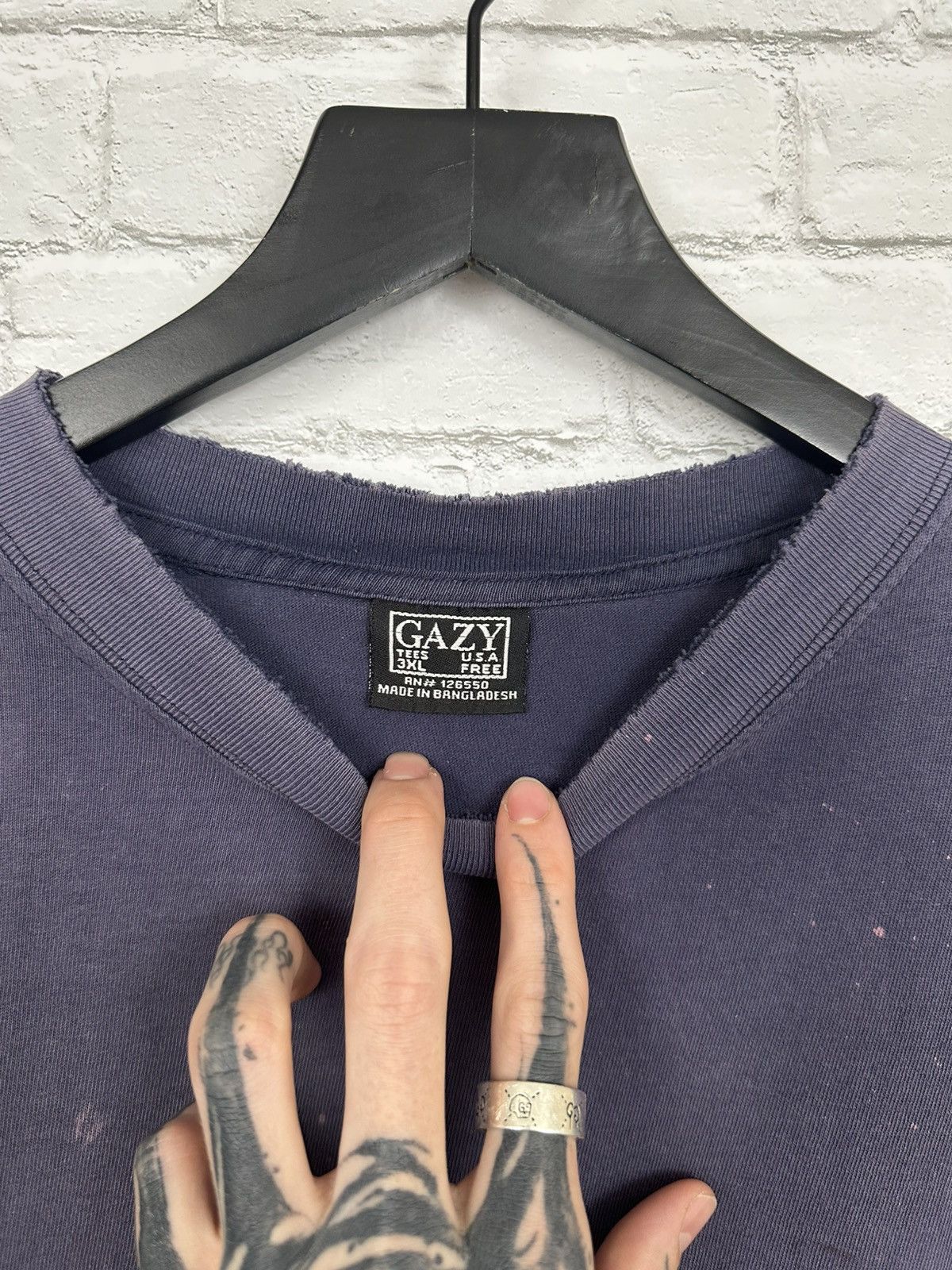 Vintage (3XL) BEAUTIFULLY THRASHED BURN OUT Vintage T Shirt Size US XXL / EU 58 / 5 - 11 Thumbnail