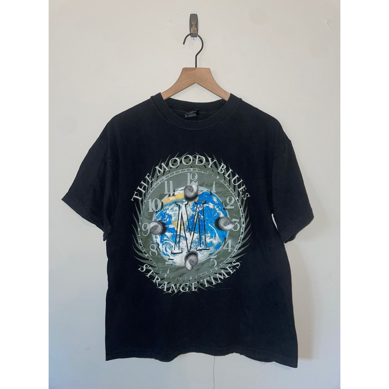 Giant Vintage The Moody Blues Shirt Strange Times Music Tee 90s L Size US L / EU 52-54 / 3 - 1 Thumbnail
