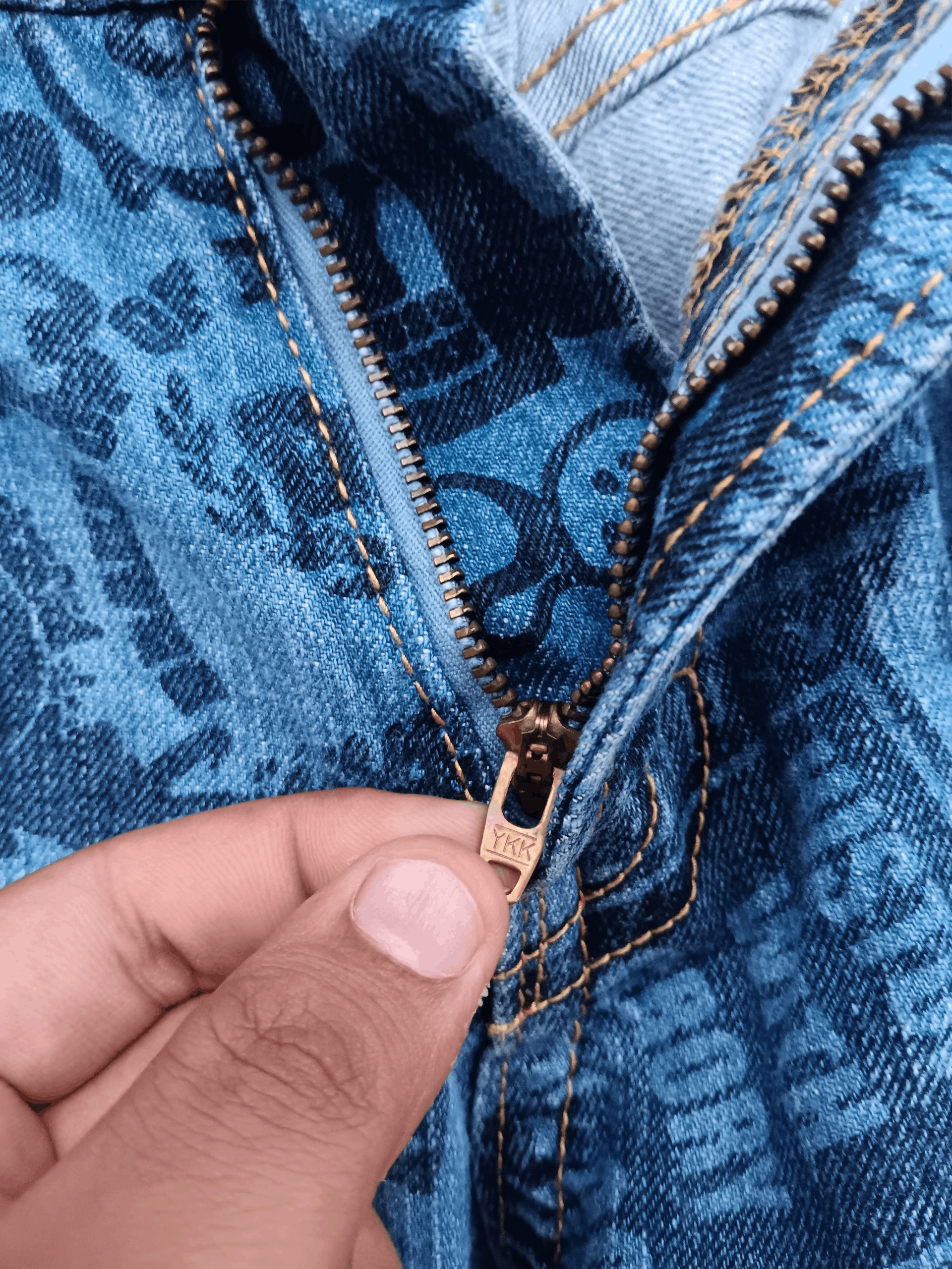 Vintage Vintage Co&Lu alloverprint denim pants Size US 33 - 5 Thumbnail