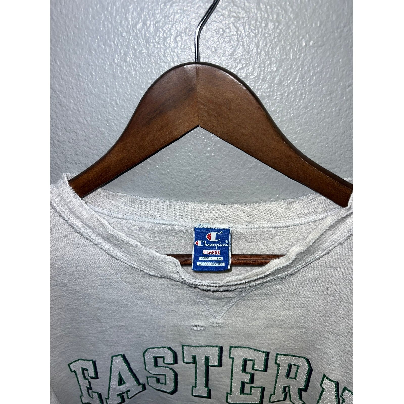 Vintage Womens Vintage Champion Eastern Michigan Sweatshirt Worn XL Size XL / US 12-14 / IT 48-50 - 8 Thumbnail