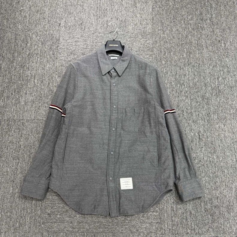 Thom Browne Thom Browne size2 Arm loop wool shirt Size US M / EU 48-50 / 2 - 1 Thumbnail