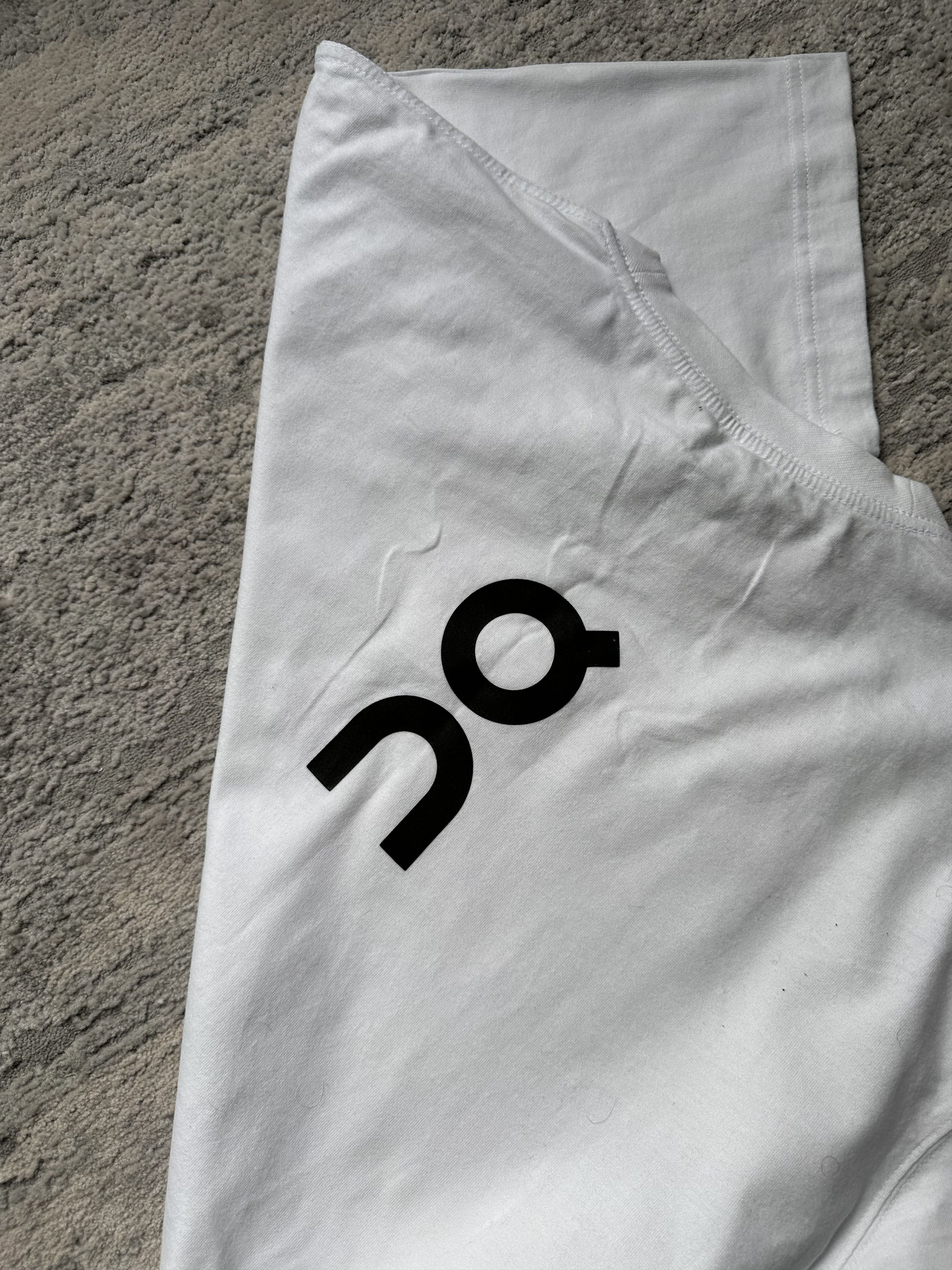 On On Running club t shirt Size US XL / EU 56 / 4 - 6 Thumbnail