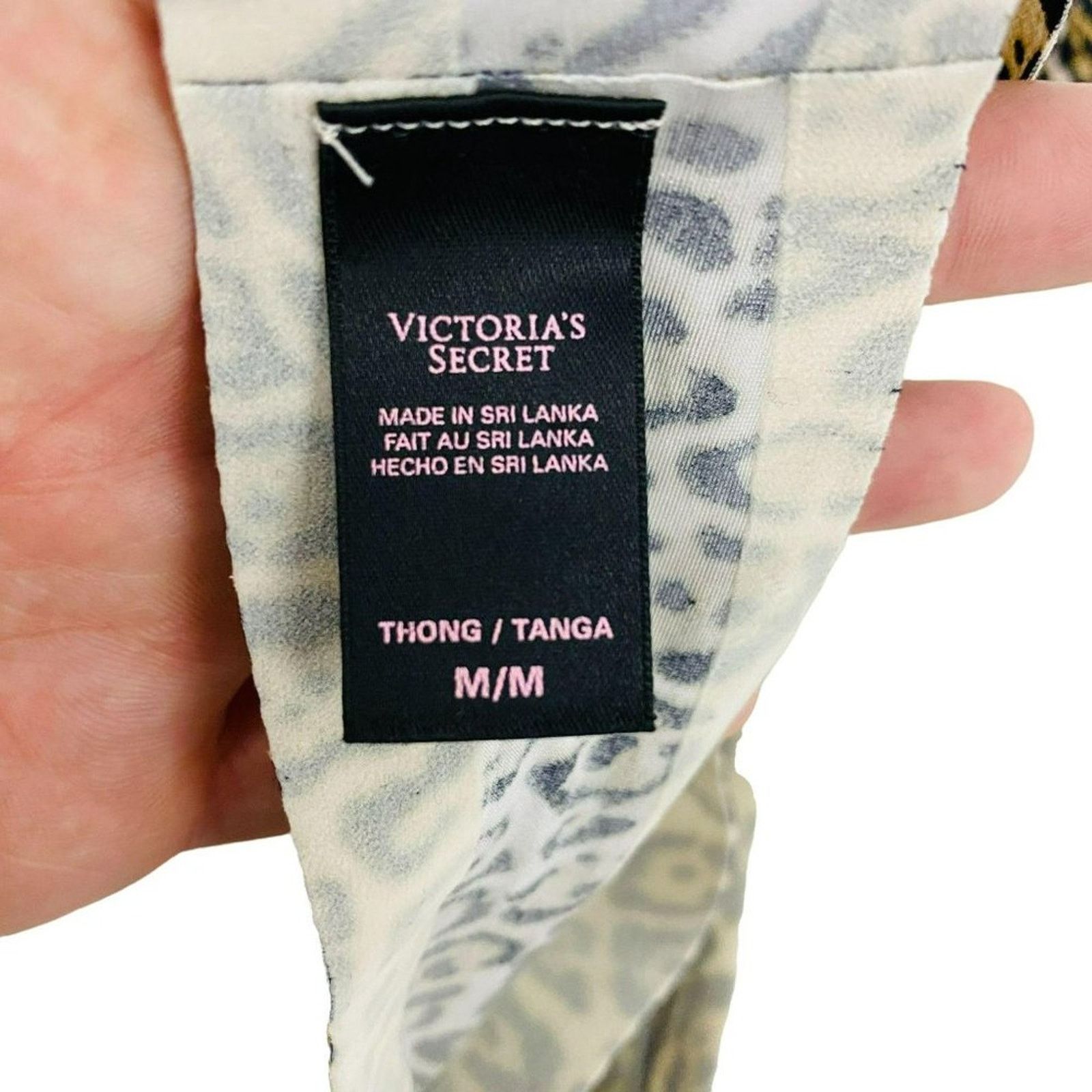 Victoria's Secret Victoria's Secret Leopard Laser Cut Thong Panty Medium Size ONE SIZE - 4 Thumbnail