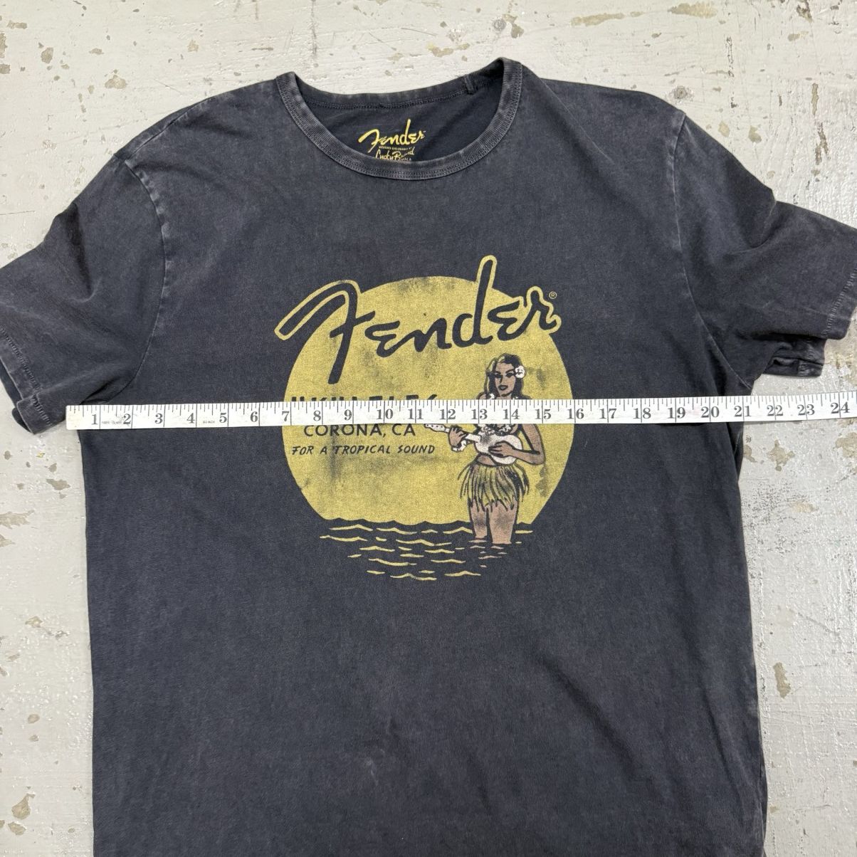 Fender 2000s Fender Ukuleles Y2K Band Tee Size US L / EU 52-54 / 3 - 3 Thumbnail