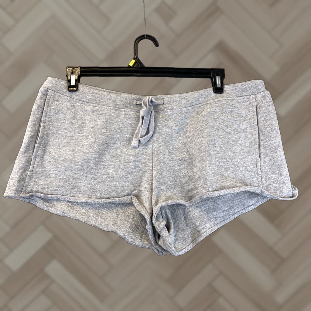 Fabletics VINTAGE Fabletics Women's Shorts XL Gray Lounge Luxe Terry Activewear 52-50 Size 40" / US 18 - 1 Thumbnail