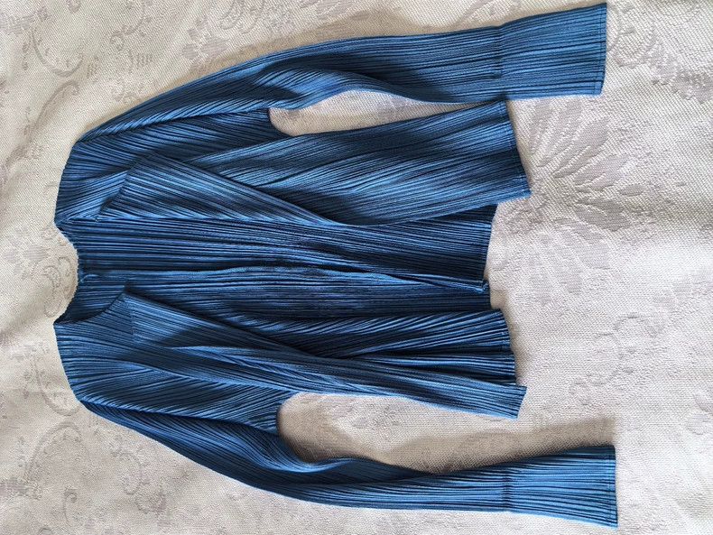 Issey Miyake Issey Miyake size:3 Blue pleated coat Size M / US 6-8 / IT 42-44 - 2 Thumbnail
