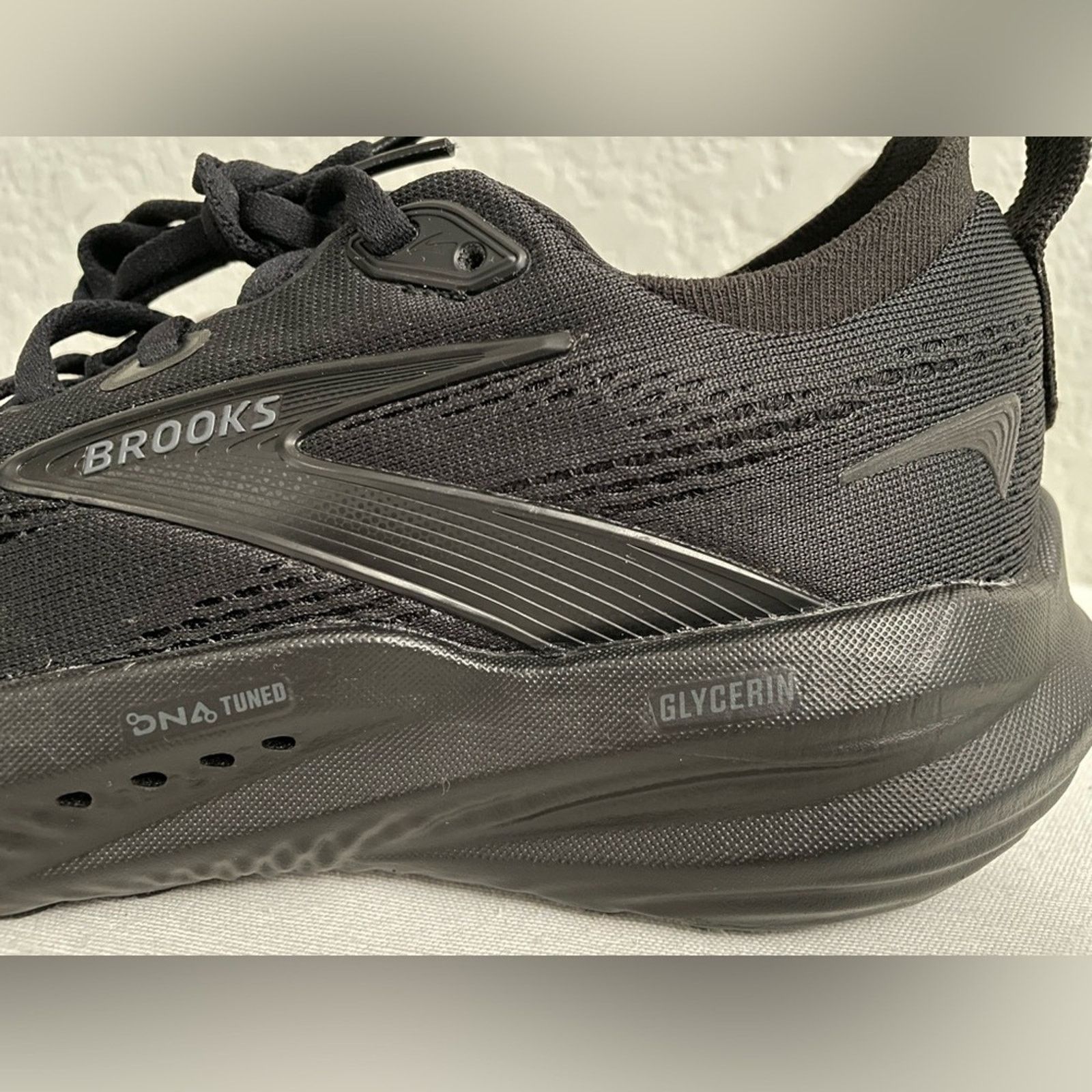 Brooks Brooks Glycerin 22 Running Shoe in Black Sneakers Women 6 Size US 6 / IT 36 - 5 Thumbnail