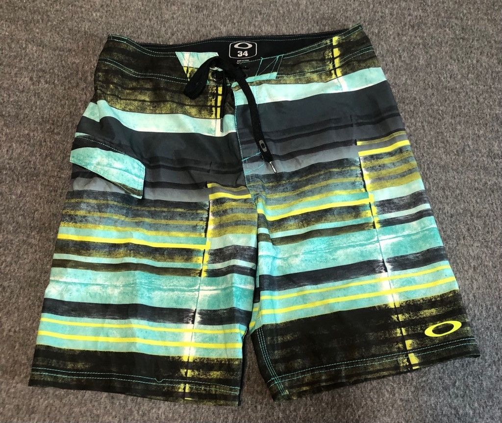 Oakley Oakley size 34 swimming trunks Size US 34 / EU 50 - 1 Thumbnail