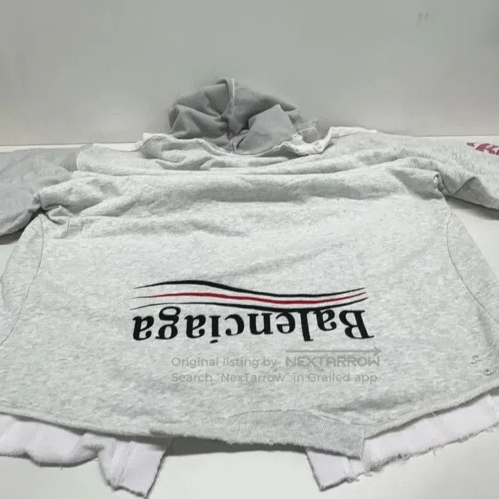 Balenciaga Balenciaga White Logo Graphic Hoodie for Men. Size US M / EU 48-50 / 2 - 9 Thumbnail