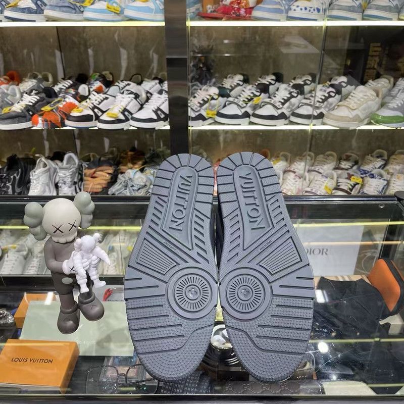 Louis Vuitton Louis Vuitton Men's Low-Top Trainer Sneakers -2508 Size US 11 / EU 44 - 3 Thumbnail