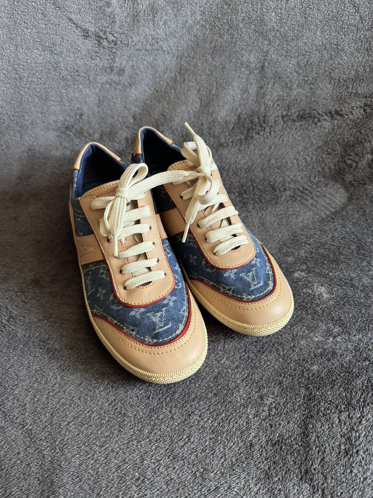 Louis Vuitton Louis Vuitton beige leather blue monogram denim sneakers Size US 5 / IT 35 - 3 Thumbnail