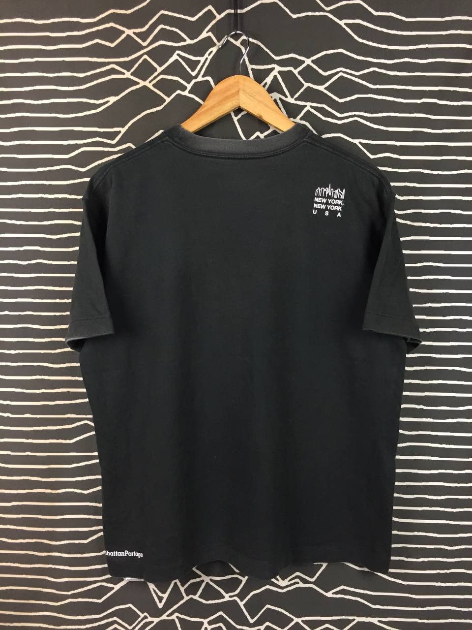 Vintage Manhattan Portage New York City Skyline Graphic Tee Size US M / EU 48-50 / 2 - 5 Thumbnail