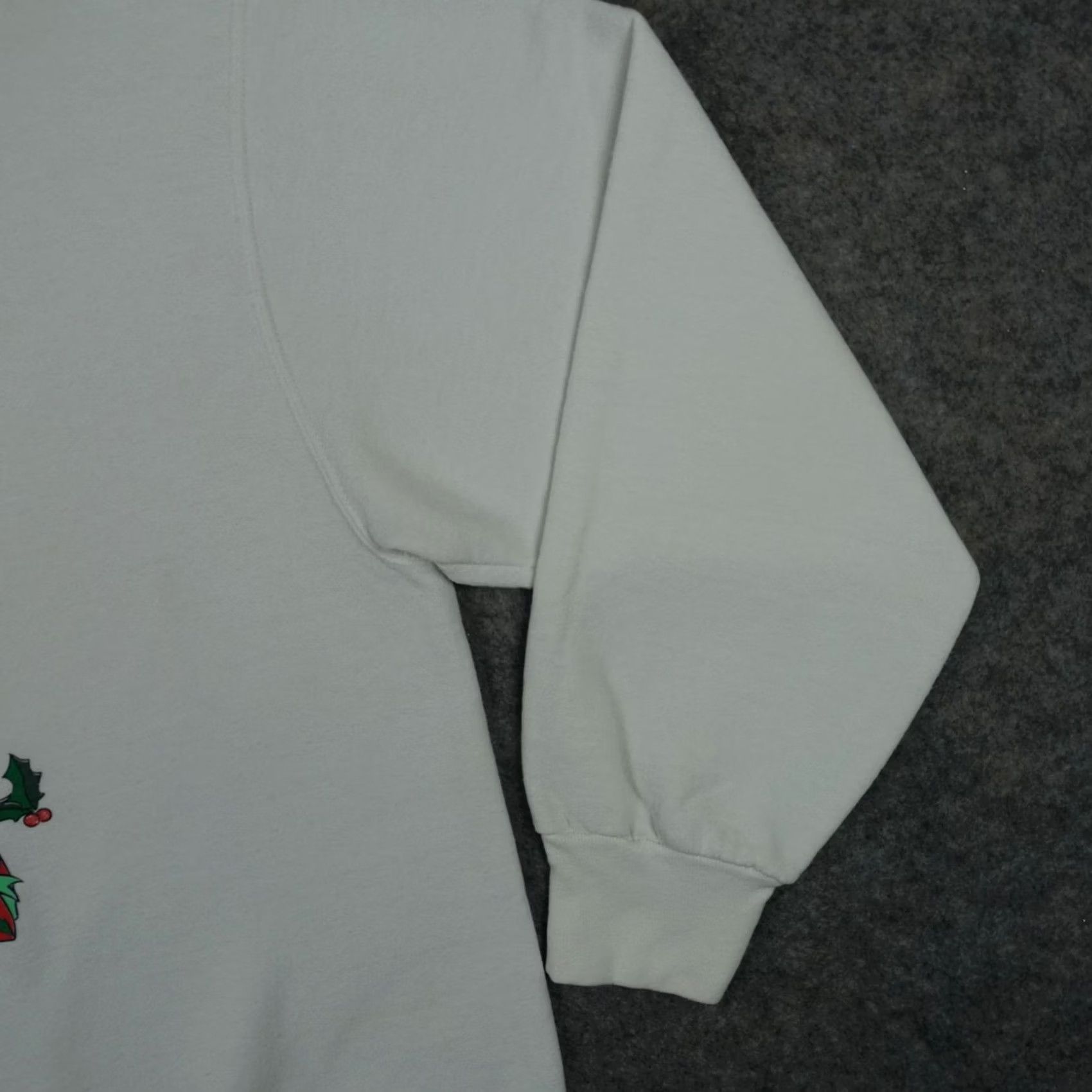 Vintage VINTAGE Looney Tunes Sweatshirt Mens XL White Tweety Christmas Graphic 2000s Size US XL / EU 56 / 4 - 4 Thumbnail