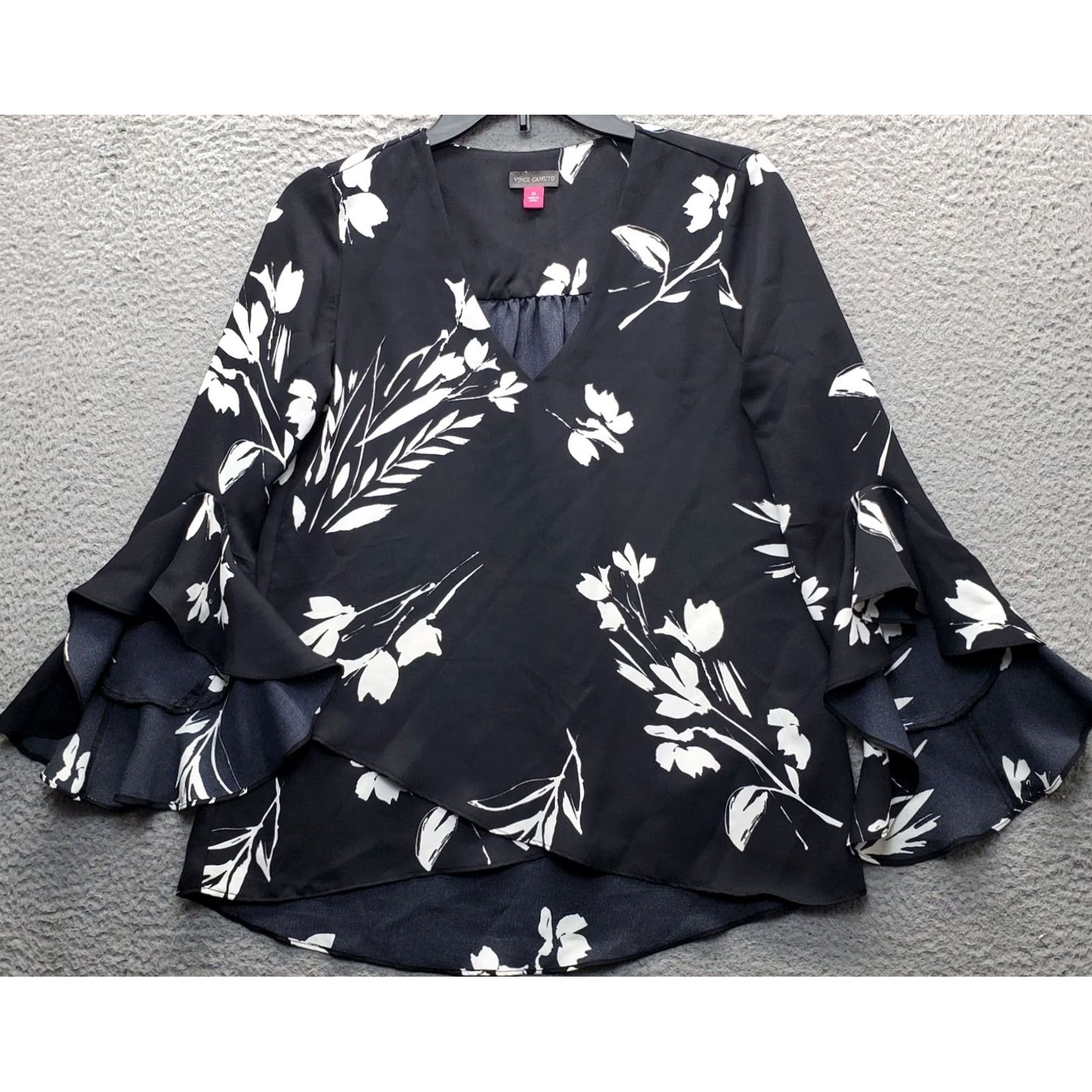 Vince Camuto Vince Camuto Blouse Womens XS Multi Floral Flutter Sleeve V-Neck Shirt Size XS / US 0-2 / IT 36-38 - 2 Thumbnail