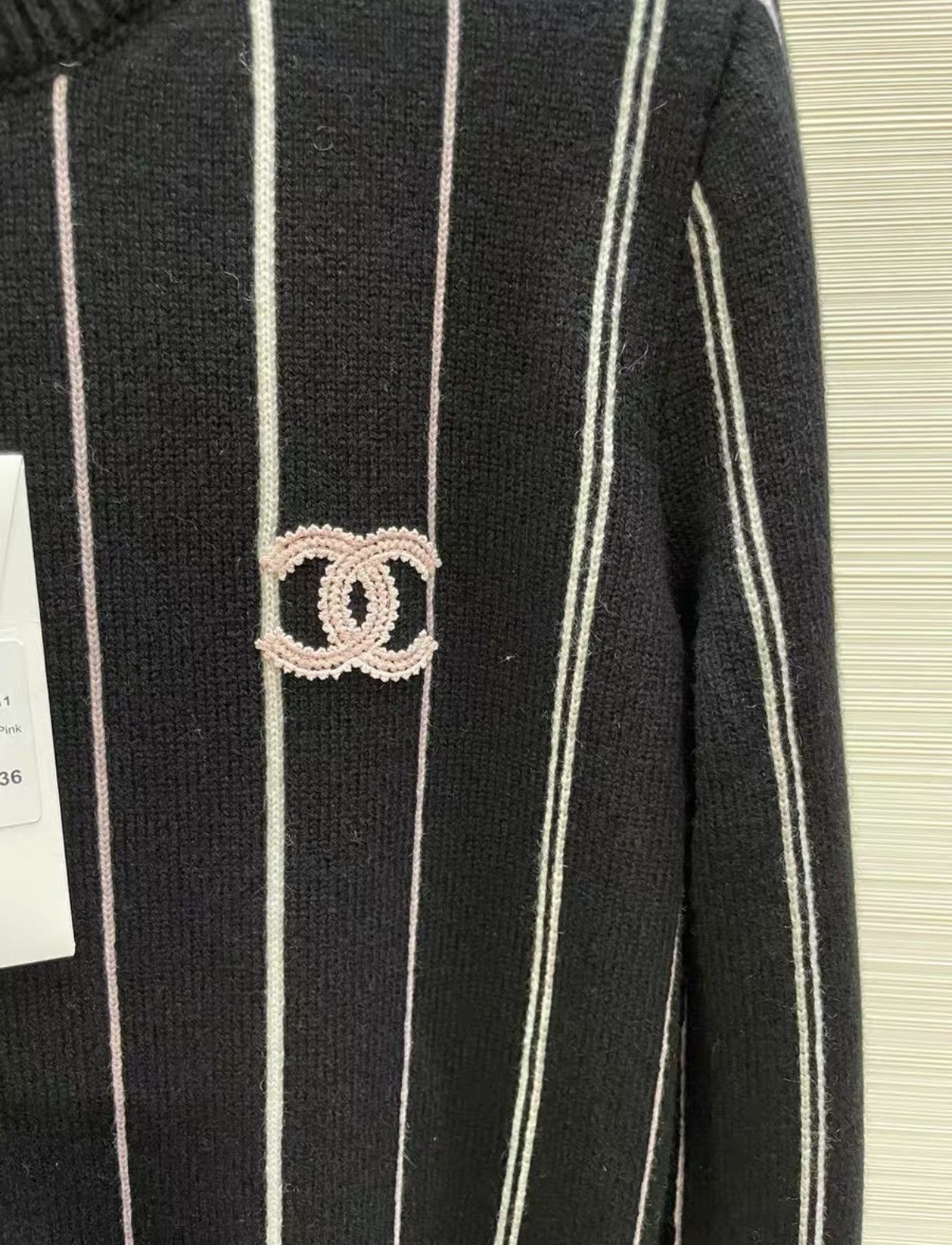 Chanel Chanel 23P Black Vertical Stripe Cashmere Sweater J33 Size XS / US 0-2 / IT 36-38 - 2 Thumbnail
