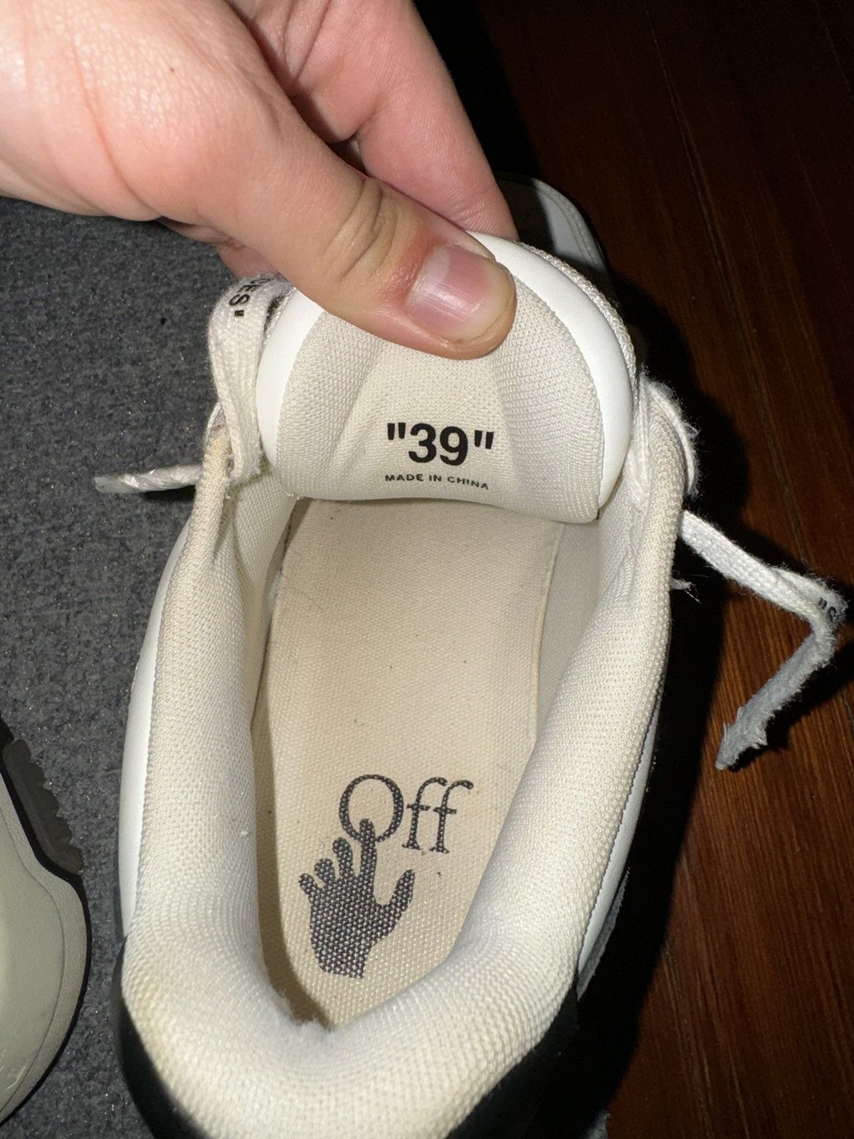 Off-White Off-White Out of Office Low Top Sneakers in White and Black Size US 6.5 / EU 39-40 - 6 Thumbnail