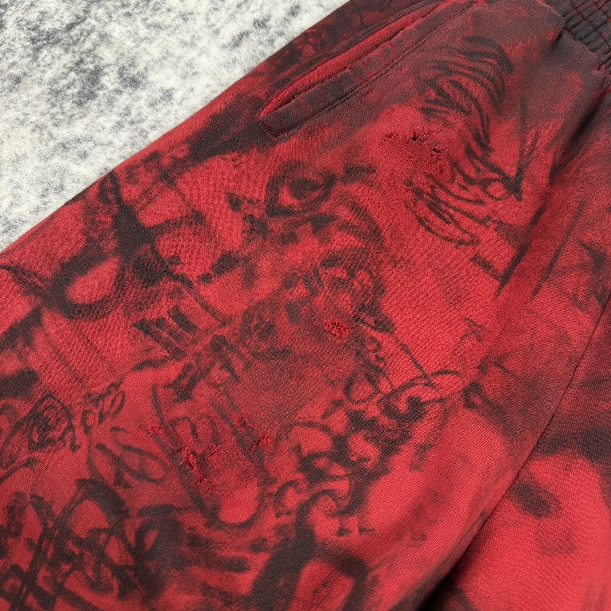 Balenciaga Balenciaga Sample Distressed Graffiti Print ‘Red’ Sweatpants Size US 32 / EU 48 - 4 Thumbnail