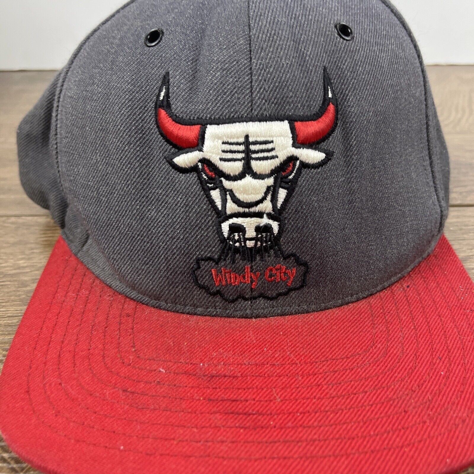 Mitchell & Ness Chicago Bulls Snapback Hat Mitchell & Ness Gray Adjustable H Size ONE SIZE - 7 Thumbnail