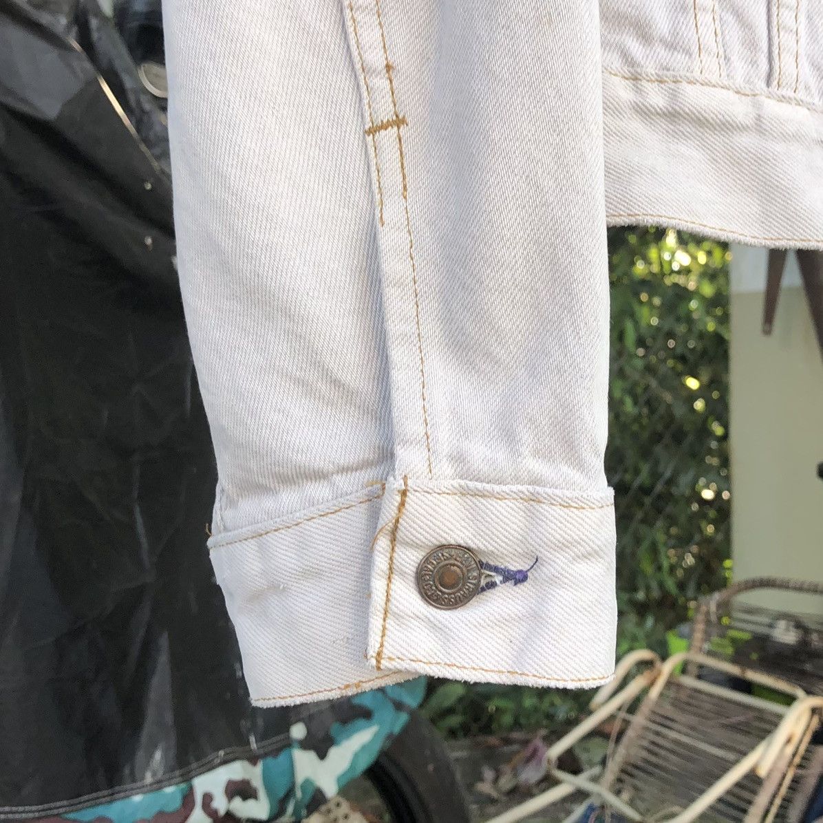 Levi's Vintage Clothing Vintage 1970s Levi's Denim Trucker Jacket Made in U. S. A 🇺🇸 Size US L / EU 52-54 / 3 - 8 Thumbnail