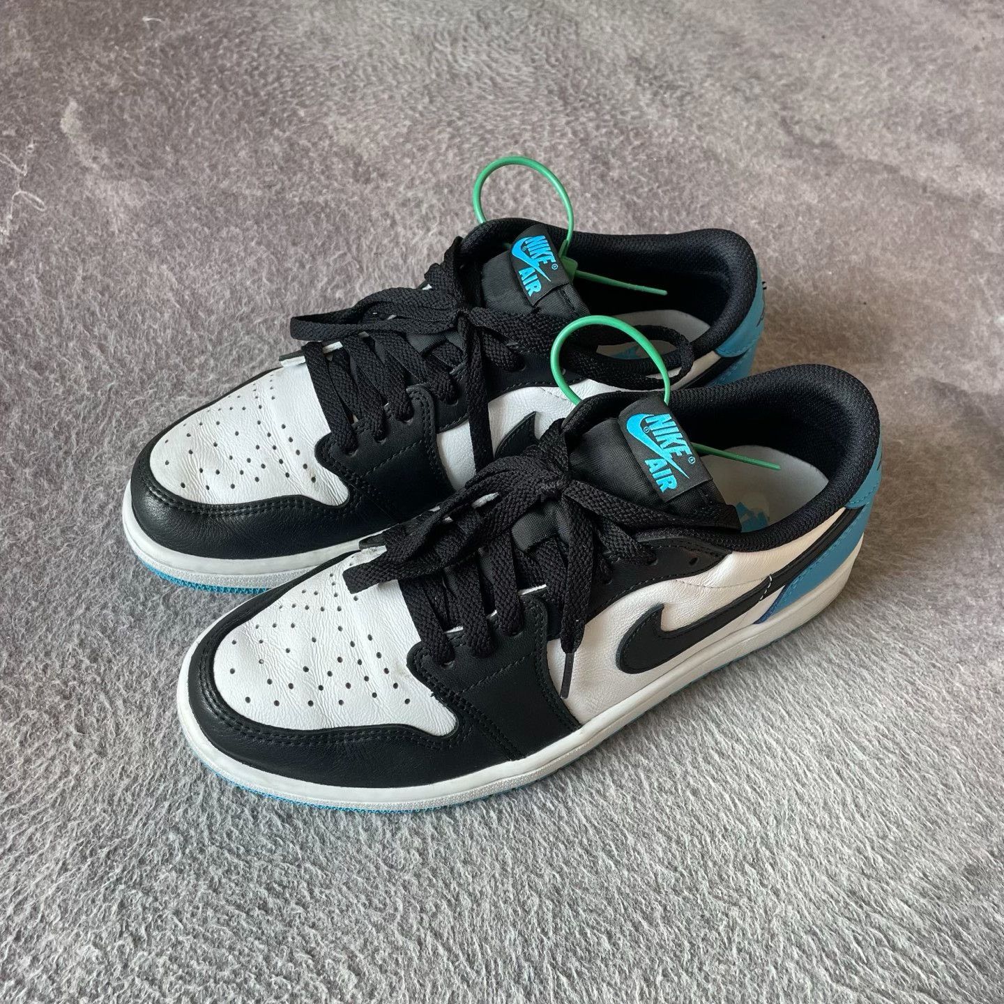 Nike Nike Retro Black Lowtop Sneakers 42 Men Size US 9 / EU 42 - 1 Thumbnail
