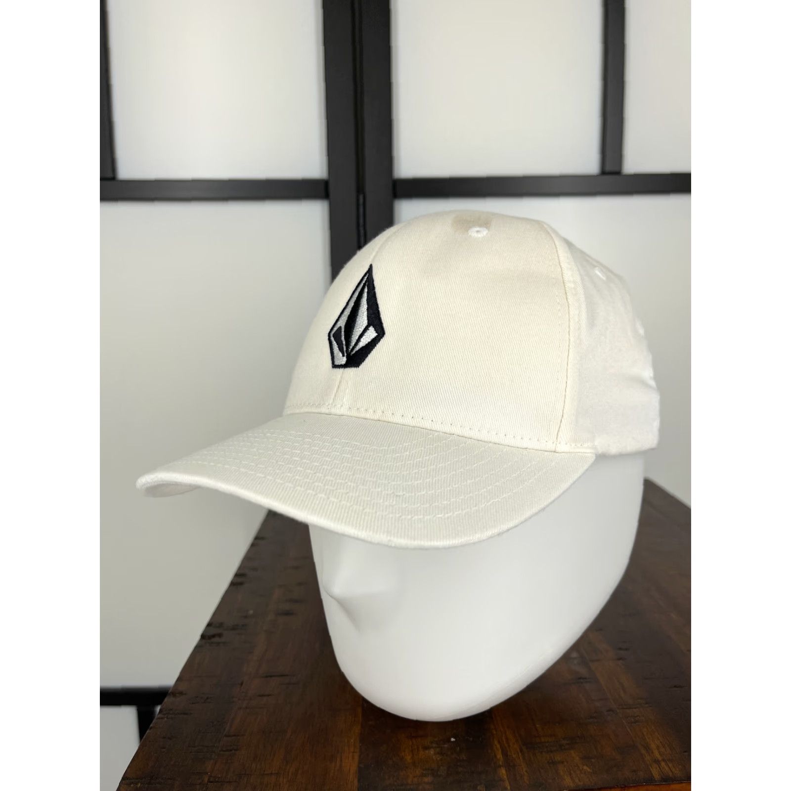 Volcom Volcom Baseball Hat Cap M White Cotton Polyester Spandex Twill Fitted Adult Mens / Beach Style / Casual Size ONE SIZE - 5 Thumbnail