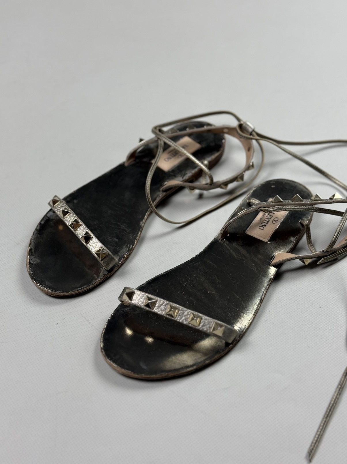 Valentino Valentino Garavani Ladies Studded Flats Sandals Size 35 Size US 5 / IT 35 - 7 Thumbnail