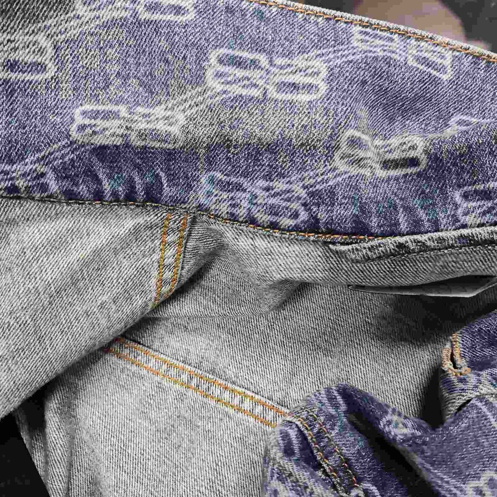 Balenciaga Balenciaga All-Over Logo Denim Oversized Jacket - XS Size XS / US 0-2 / IT 36-38 - 6 Thumbnail