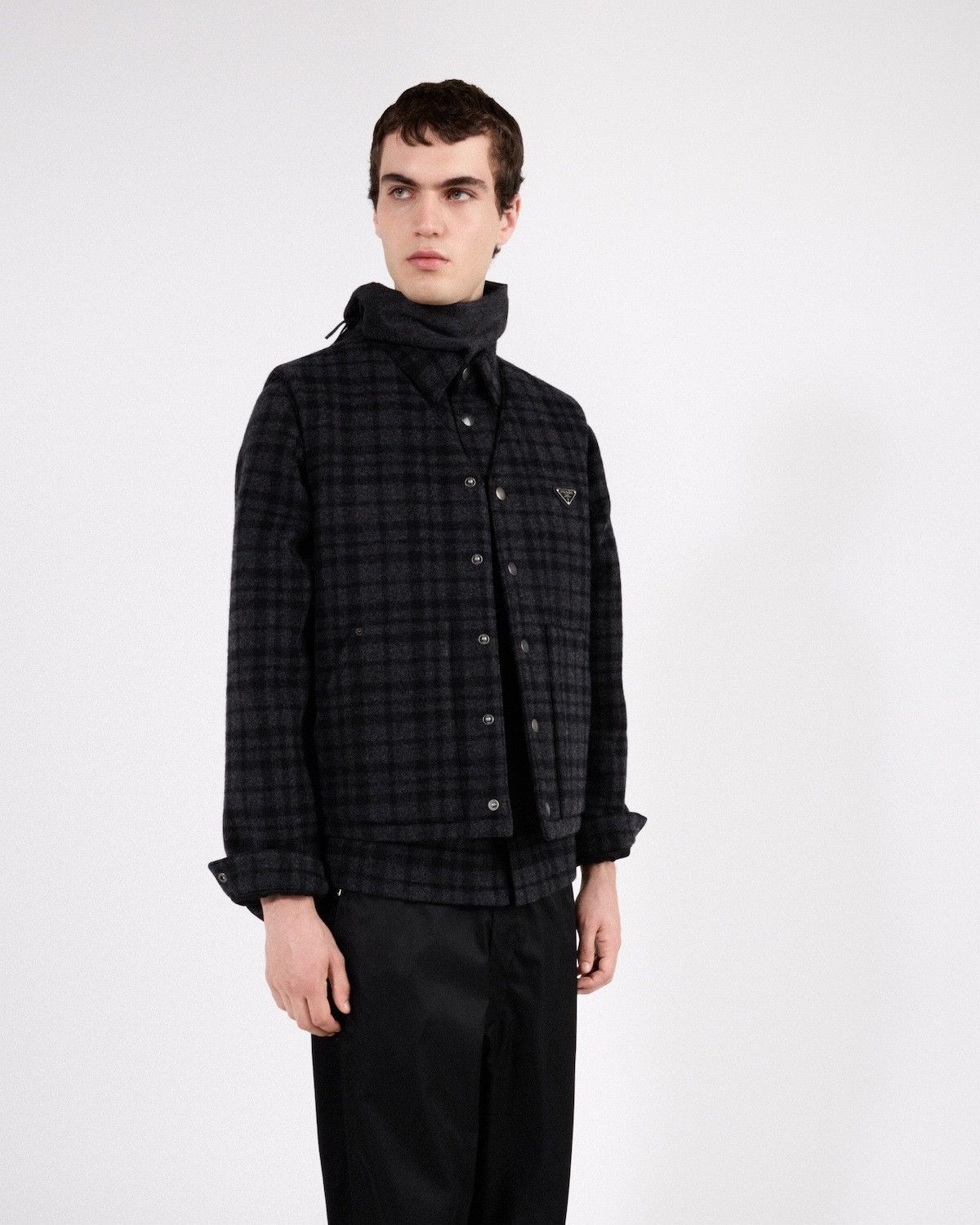 Prada o1bcso1str1025 Vest in Black Size US S / EU 44-46 / 1 - 6 Thumbnail