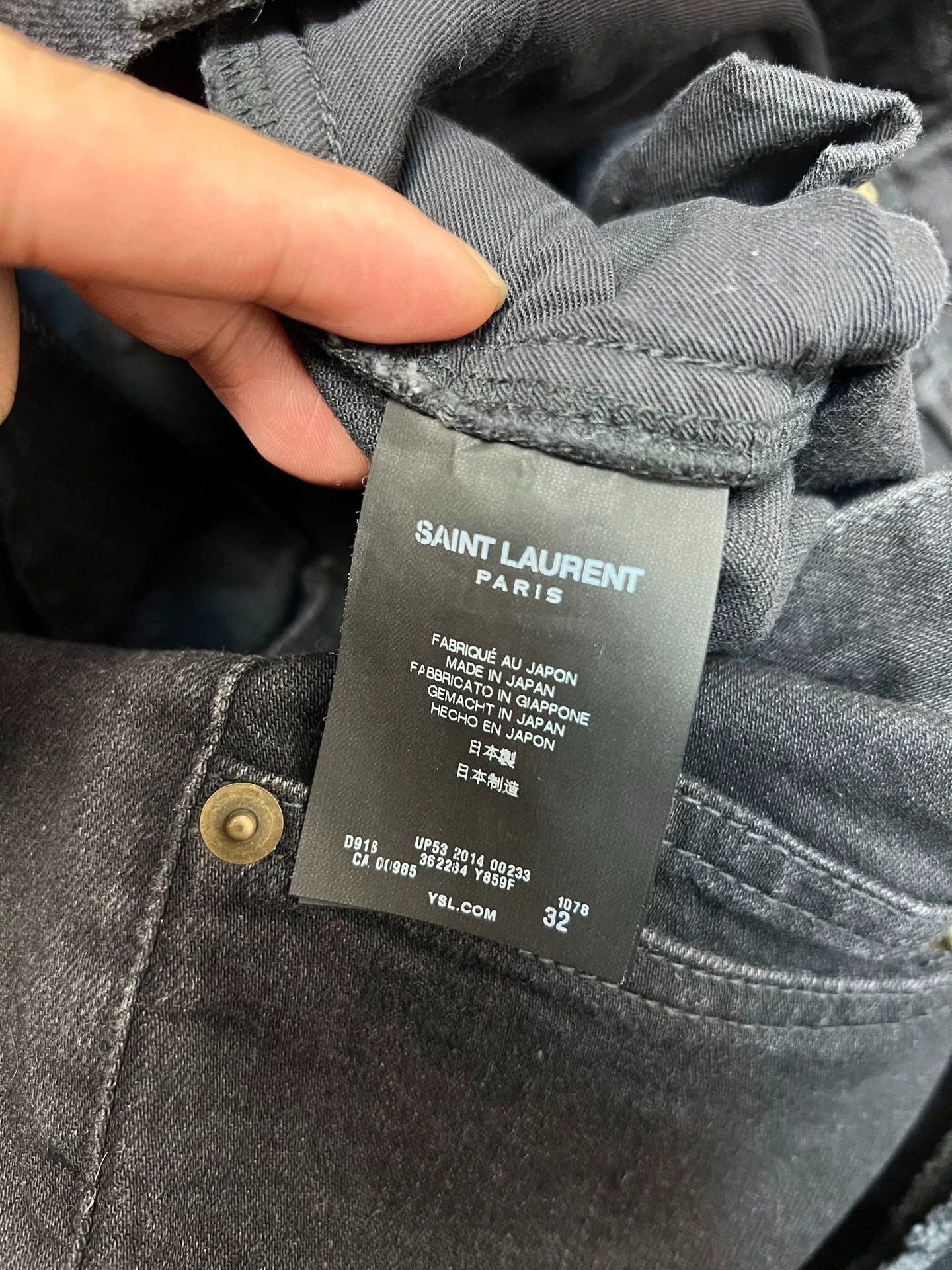 Saint Laurent Paris Authentic Saint Laurent black basic jeans with knee cuts Size US 32 / EU 48 - 7 Thumbnail